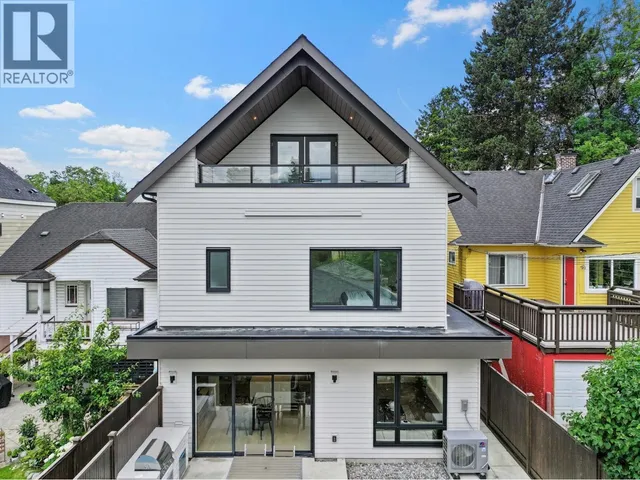 2 - 2211 WILLIAM STREET, Vancouver 2