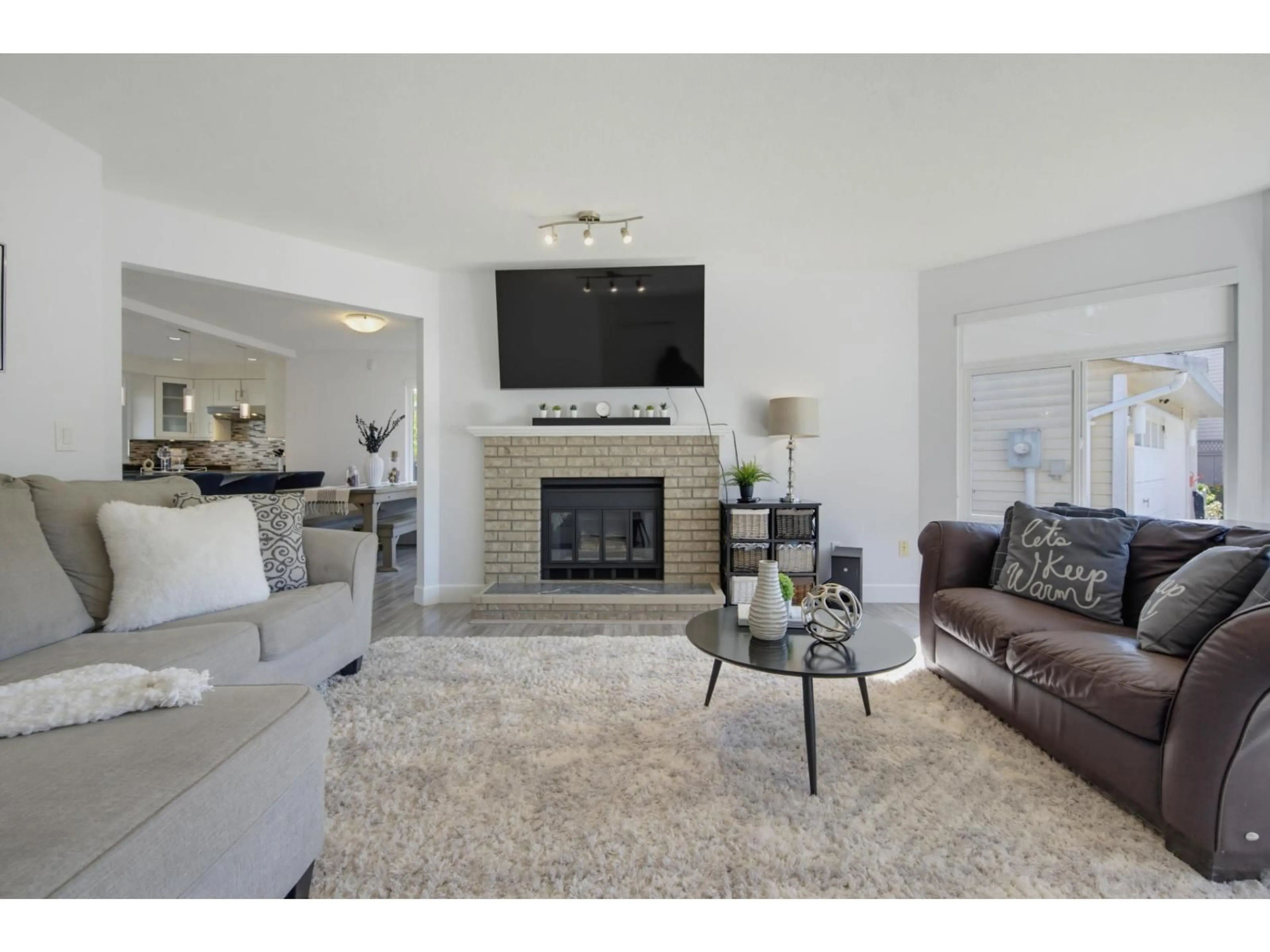 Living room with furniture, unknown for 21316 89A AVENUE, Langley British Columbia V1M1Z5