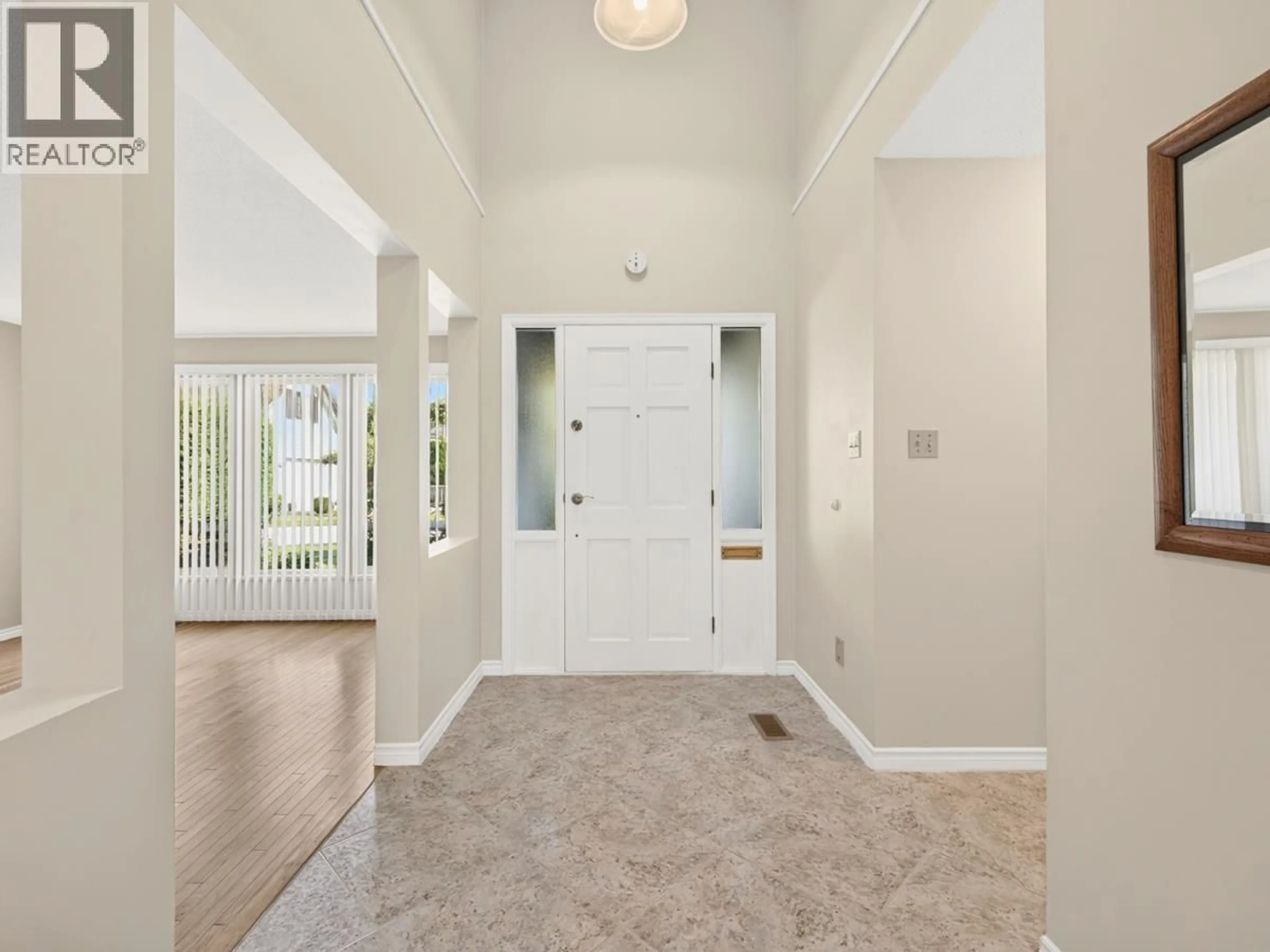 Indoor entryway for 8251 COLDFALL COURT, Richmond British Columbia V7C4X3