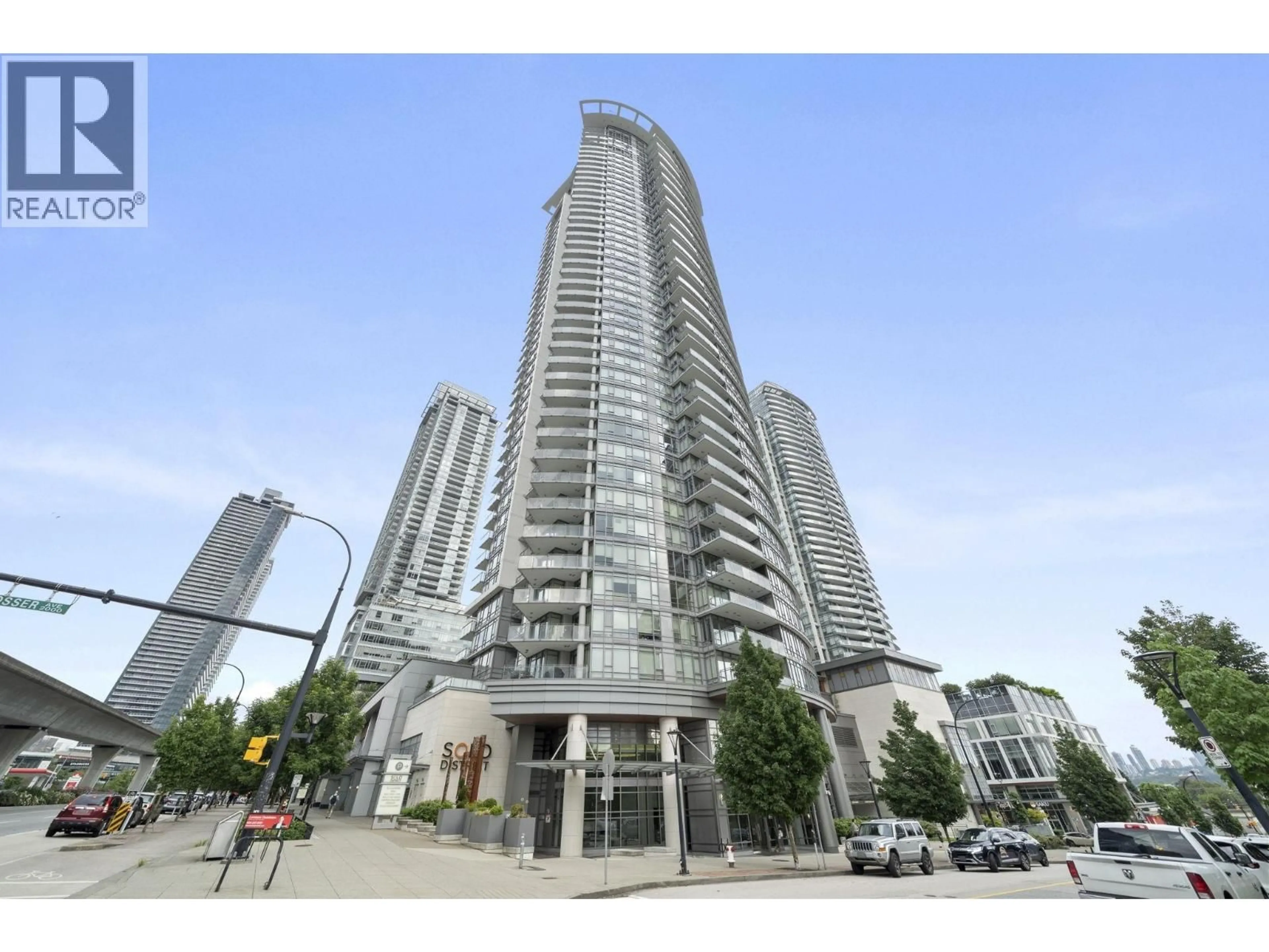 Indoor foyer for 1103 - 2008 ROSSER AVENUE, Burnaby British Columbia V5C0H8