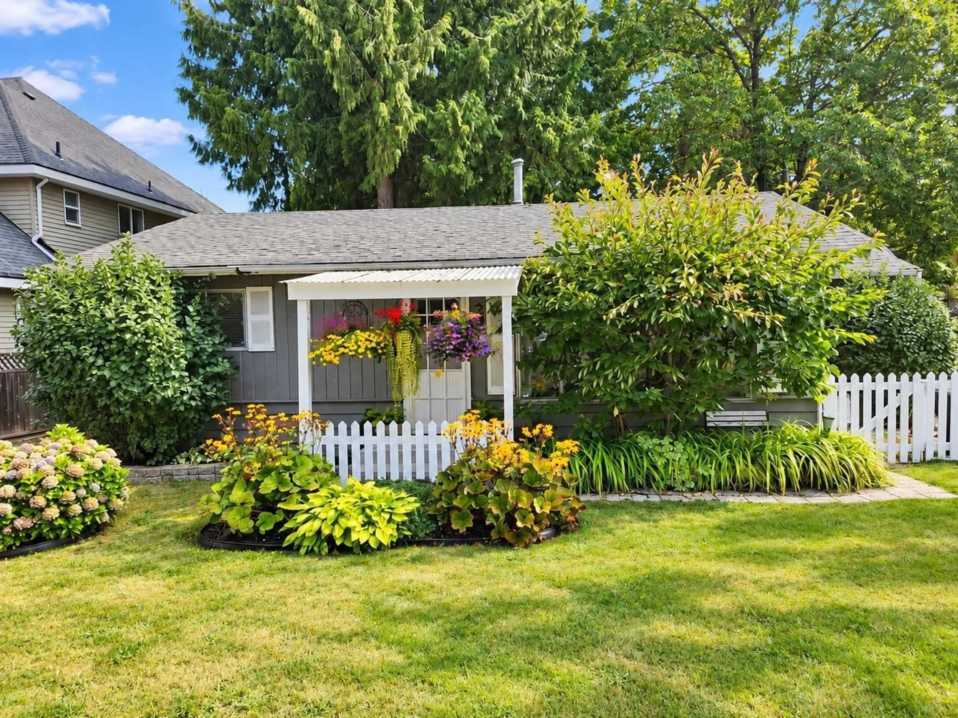 Home with vinyl exterior material, street for 2320 153A STREET, Surrey British Columbia V4A4R5