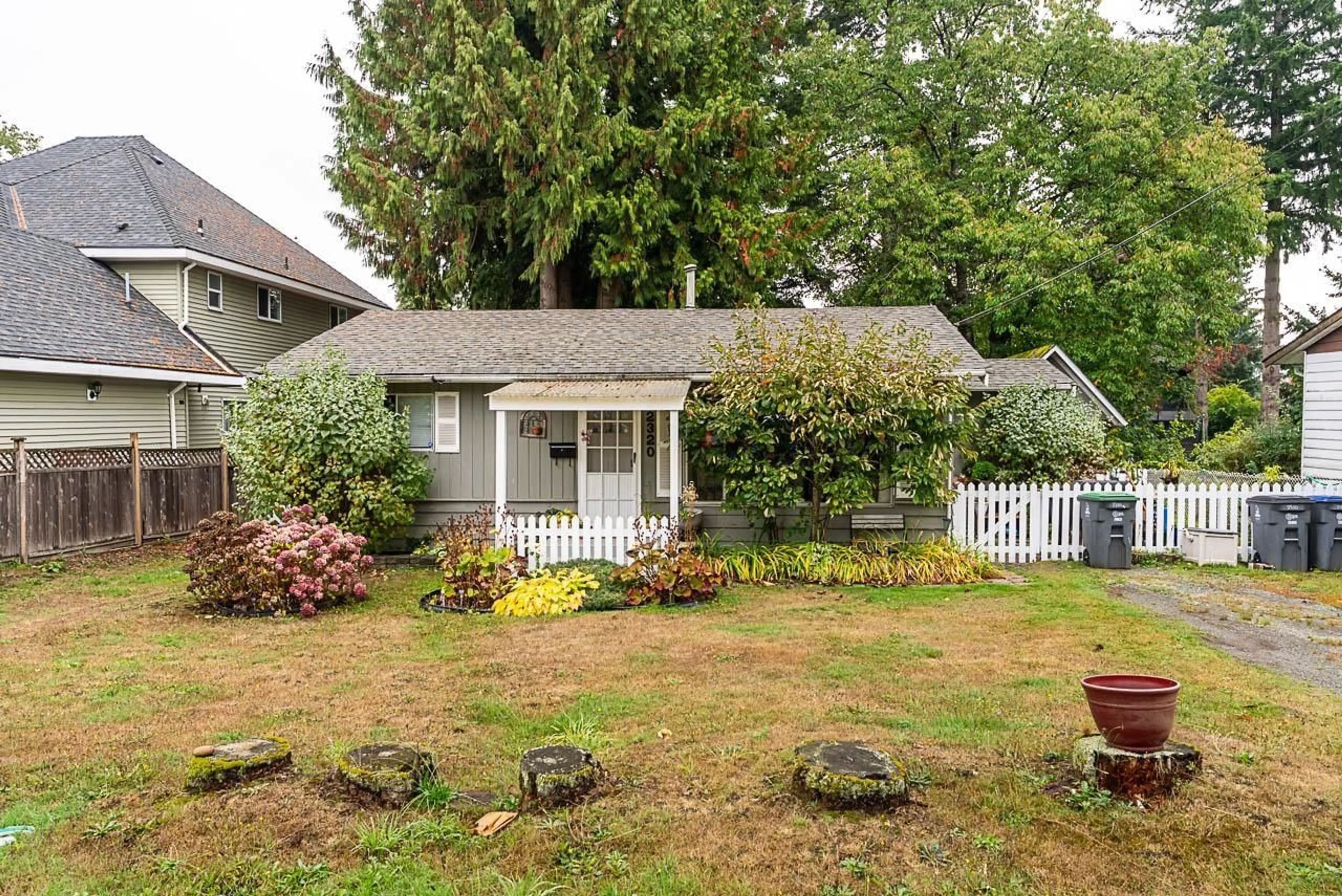 Patio, street for 2320 153A STREET, Surrey British Columbia V4A4R5