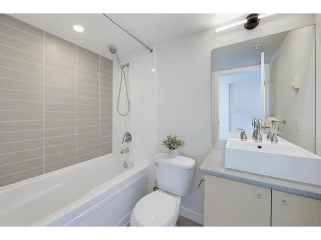 1007 - 13618 100 AVENUE, Surrey 4