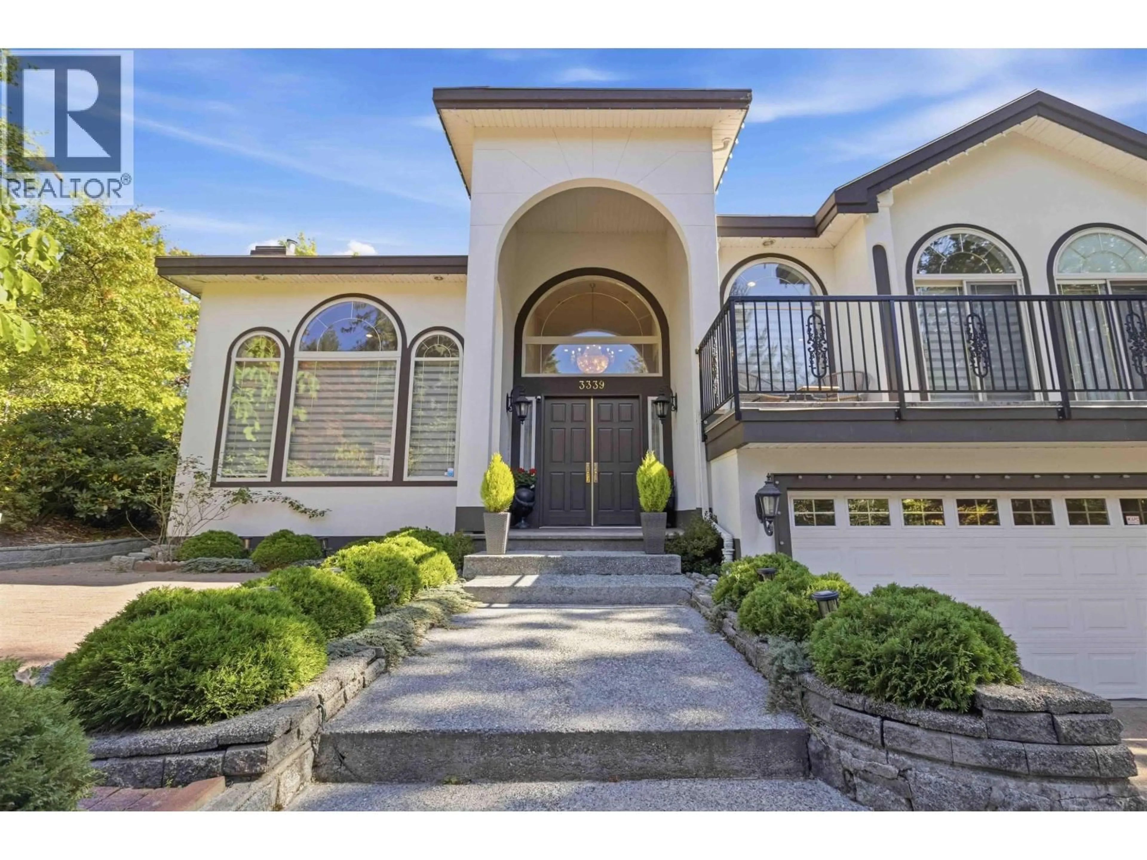 Indoor entryway for 3339 PLATEAU BOULEVARD, Coquitlam British Columbia V3E3B8