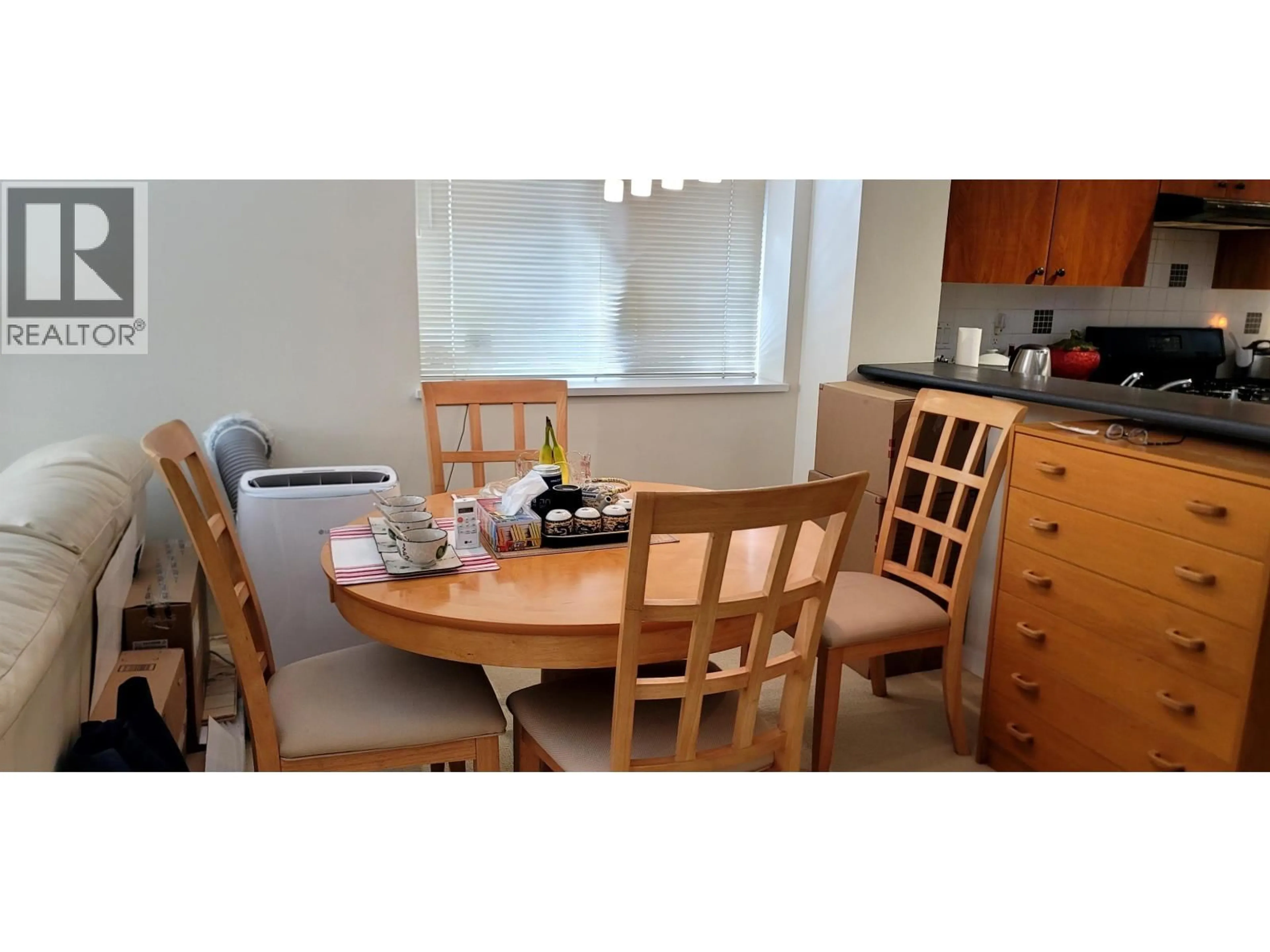 Dining room, wood/laminate floor for 3238 54TH AVENUE, Vancouver British Columbia V5S4W7