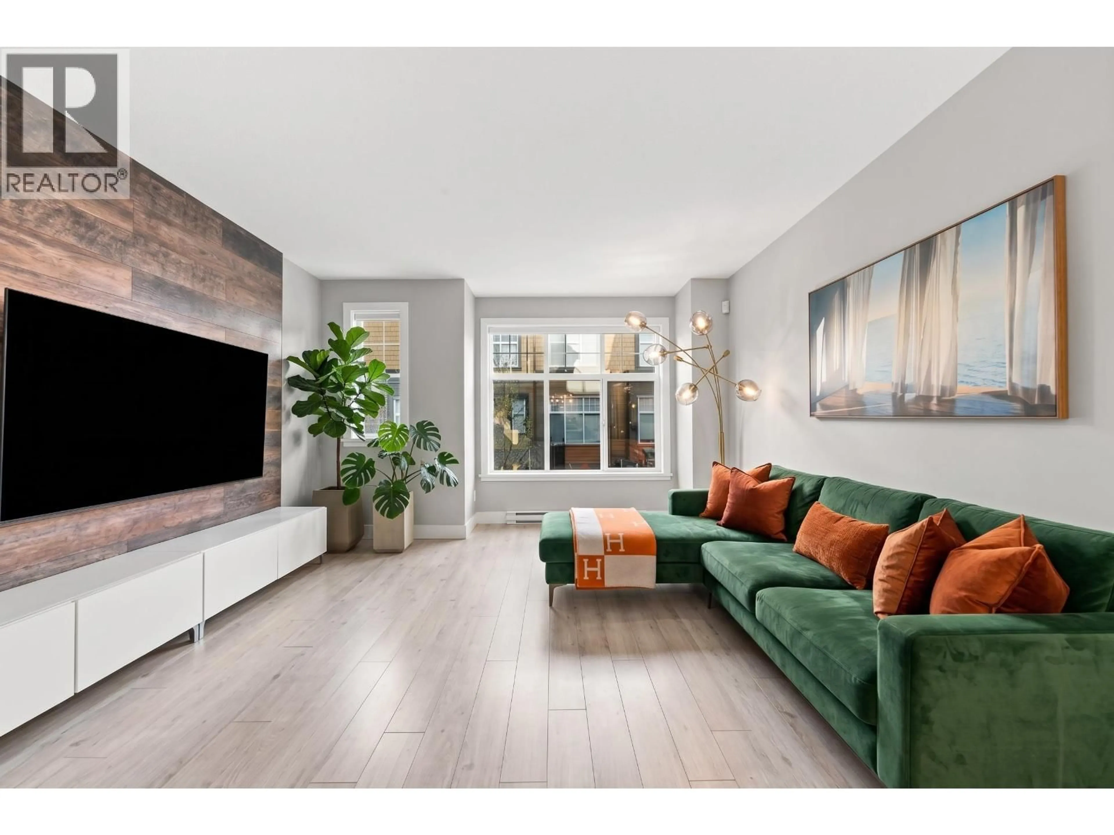 Living room with furniture, unknown for 38 - 6088 BERESFORD STREET, Burnaby British Columbia V5J0G2