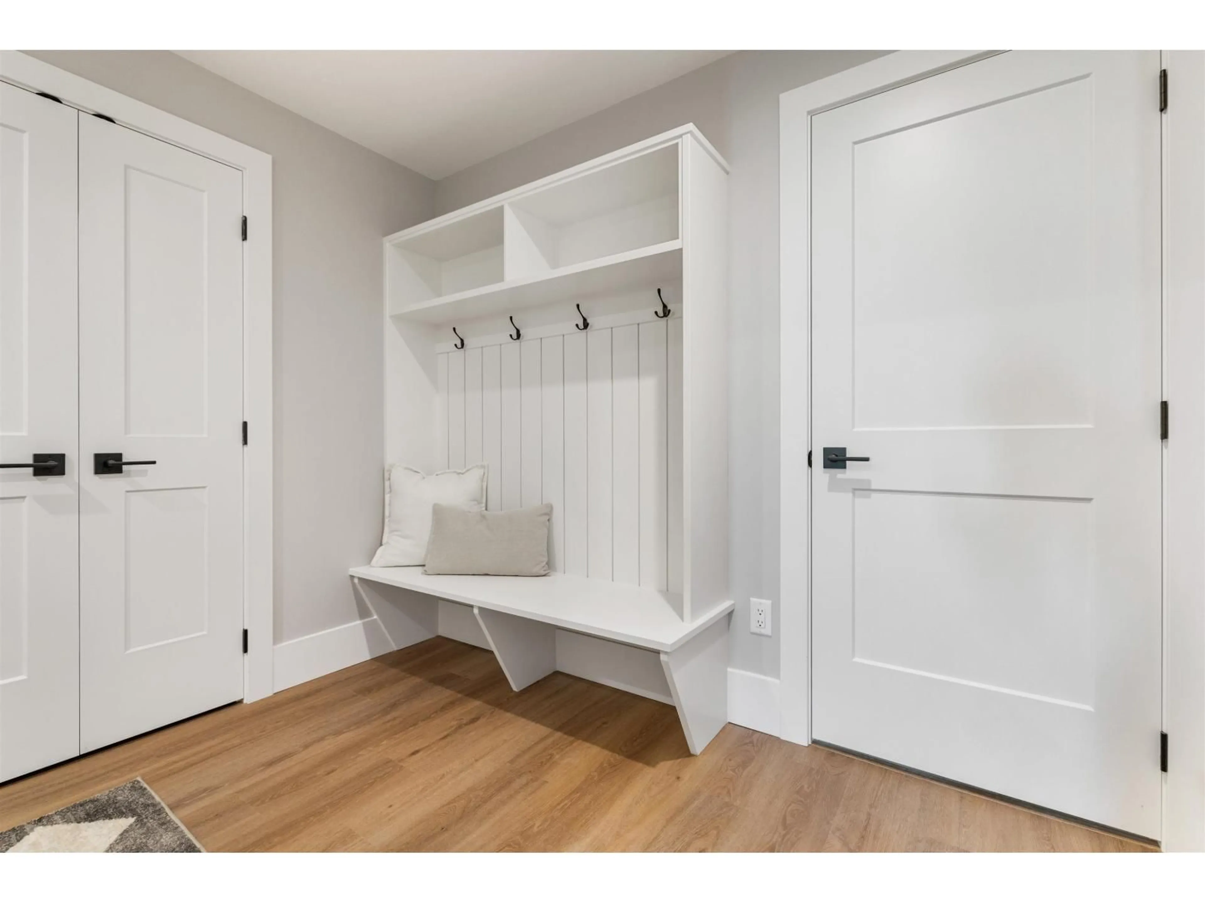 Indoor entryway for 47262 VALERIE PLACE, Chilliwack British Columbia V2P7W9