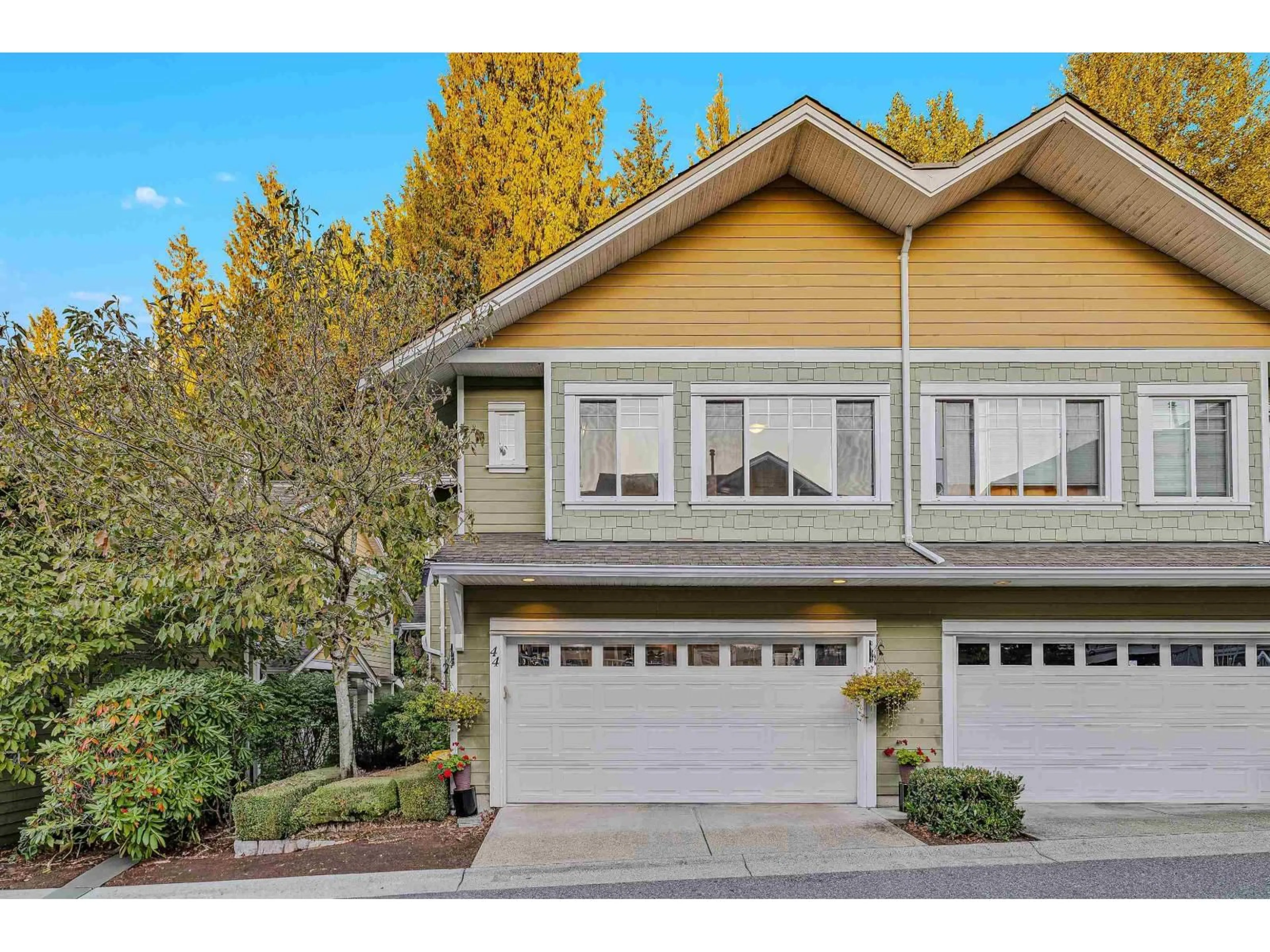 Home with vinyl exterior material, street for 44 - 6110 138TH STREET, Surrey British Columbia V3X3V6