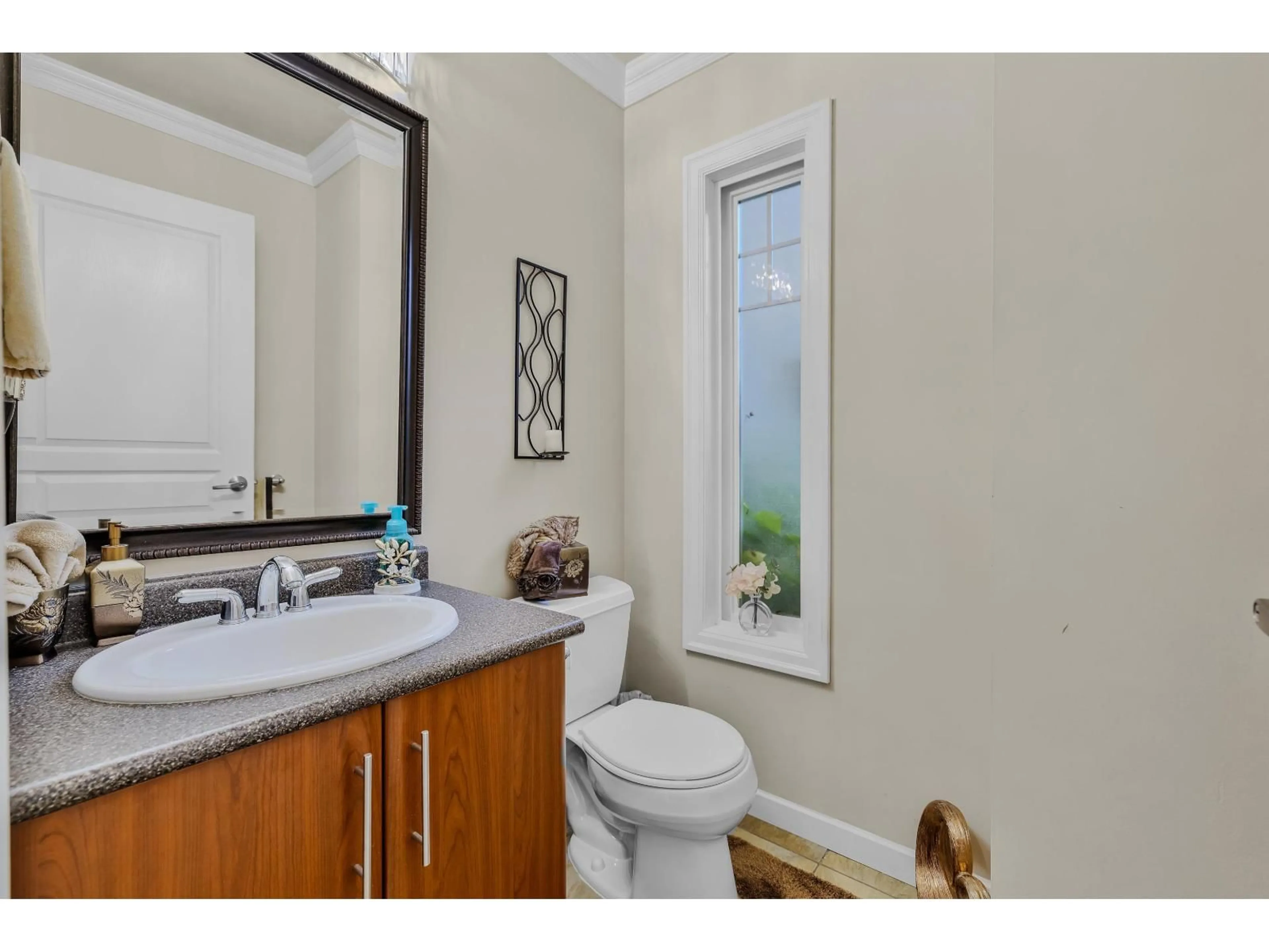 Standard bathroom, unknown for 44 - 6110 138TH STREET, Surrey British Columbia V3X3V6