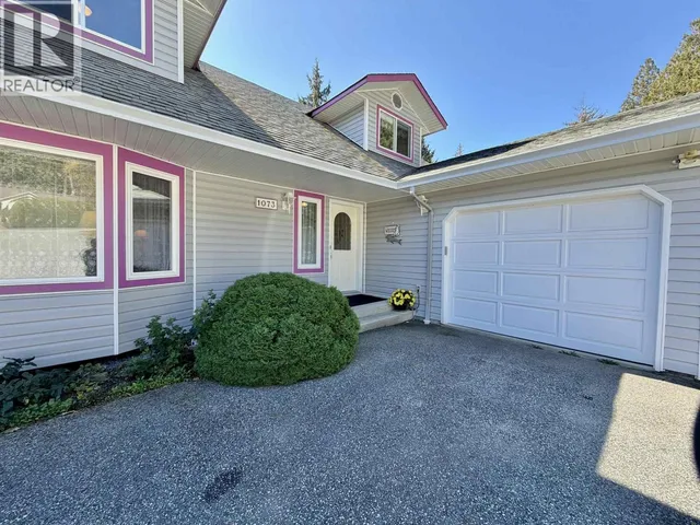1073 GRANDVIEW ROAD, Gibsons 2