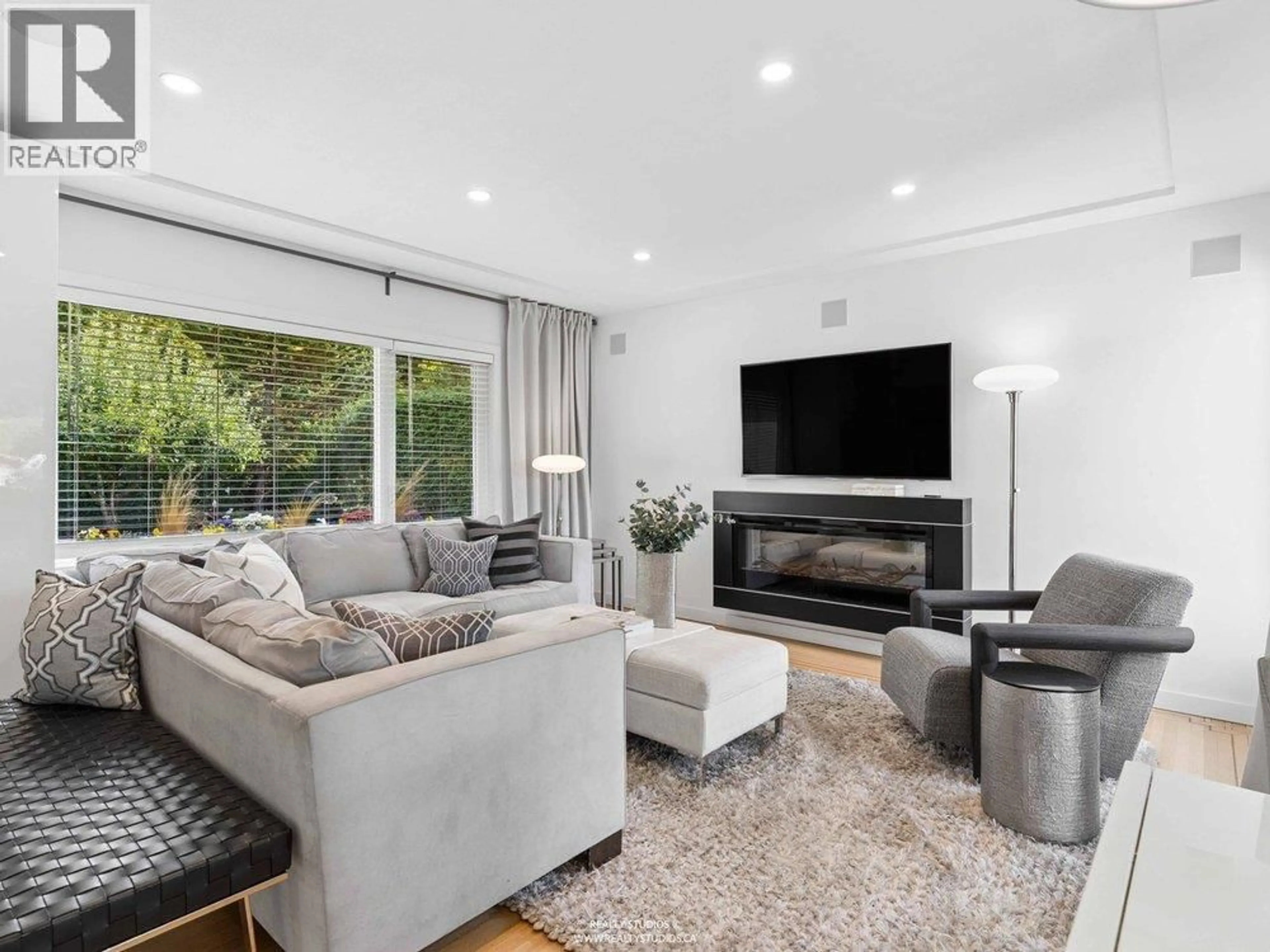 Living room with furniture, unknown for 7161 WEST BOULEVARD, Vancouver British Columbia V6P5S1