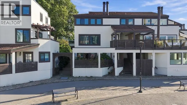 1124 IRONWORK PASSAGE, Vancouver 2