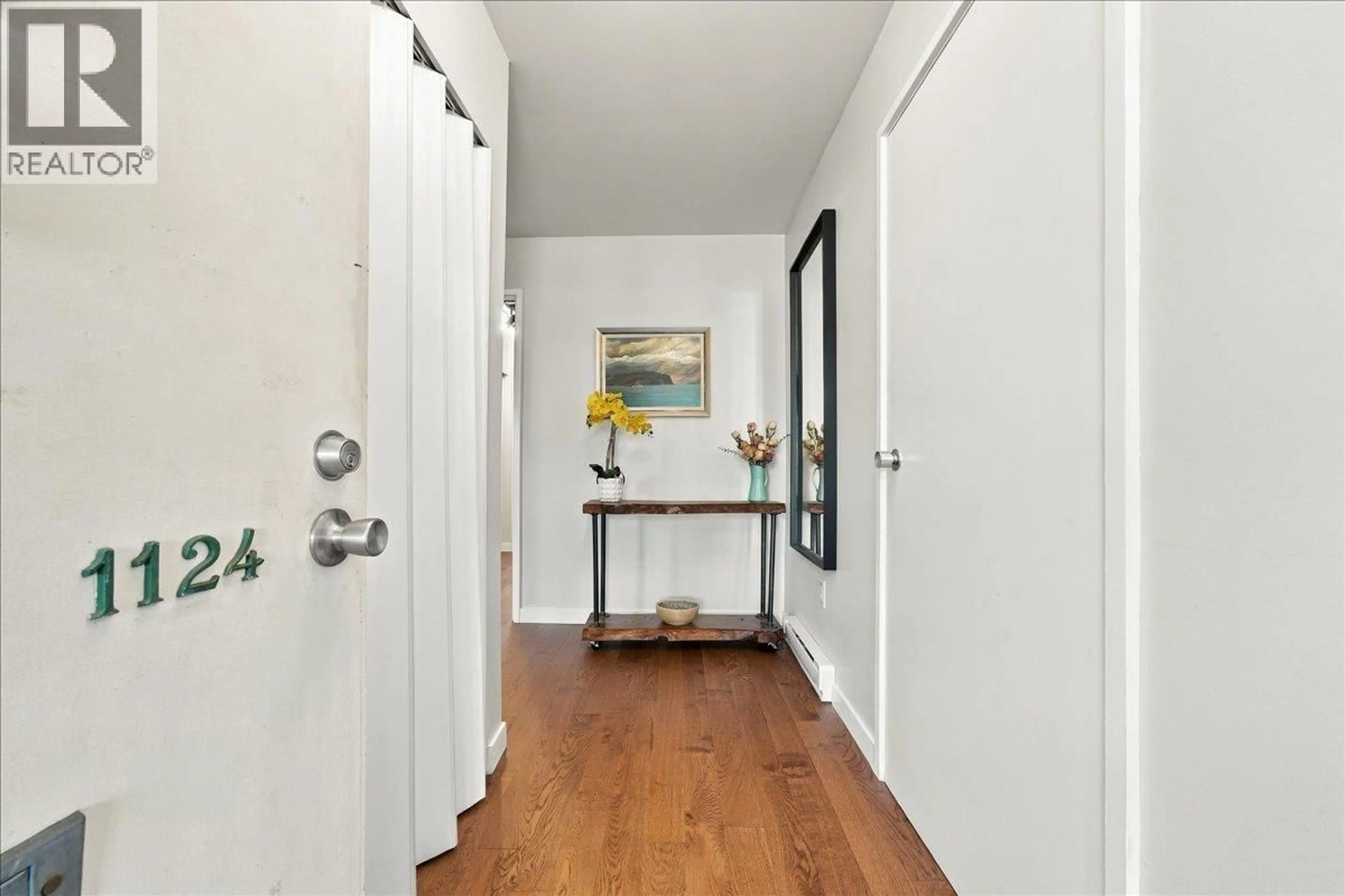 Indoor entryway for 1124 IRONWORK PASSAGE, Vancouver British Columbia V6H3R1