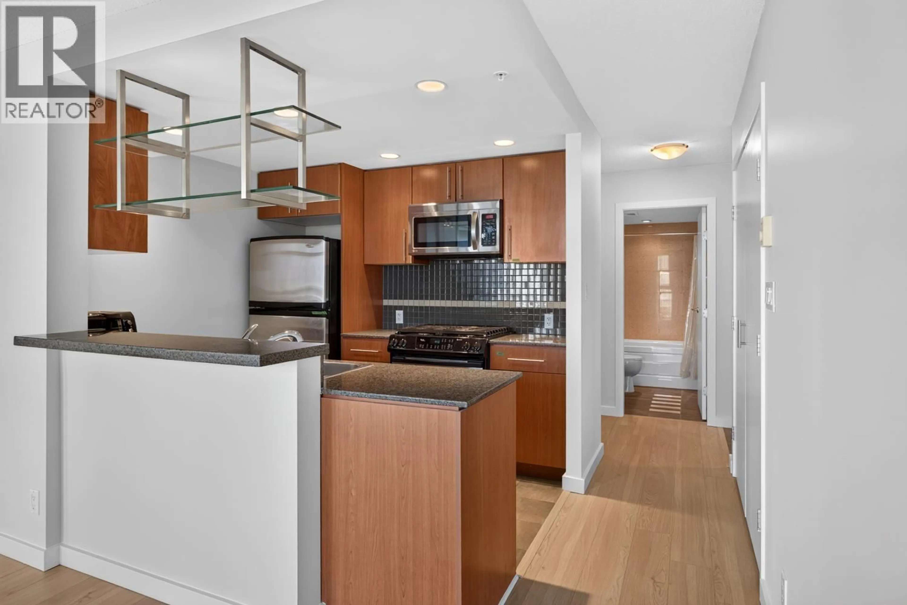 Standard kitchen, unknown for 906 - 455 BEACH CRESCENT, Vancouver British Columbia V6Z3E5