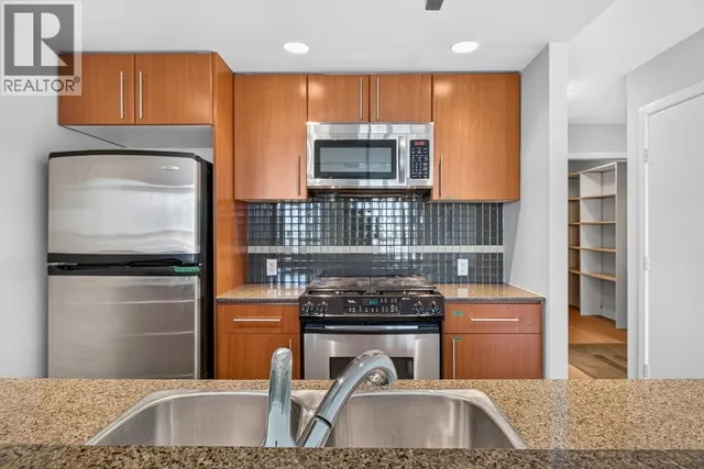 906 - 455 BEACH CRESCENT, Vancouver 3