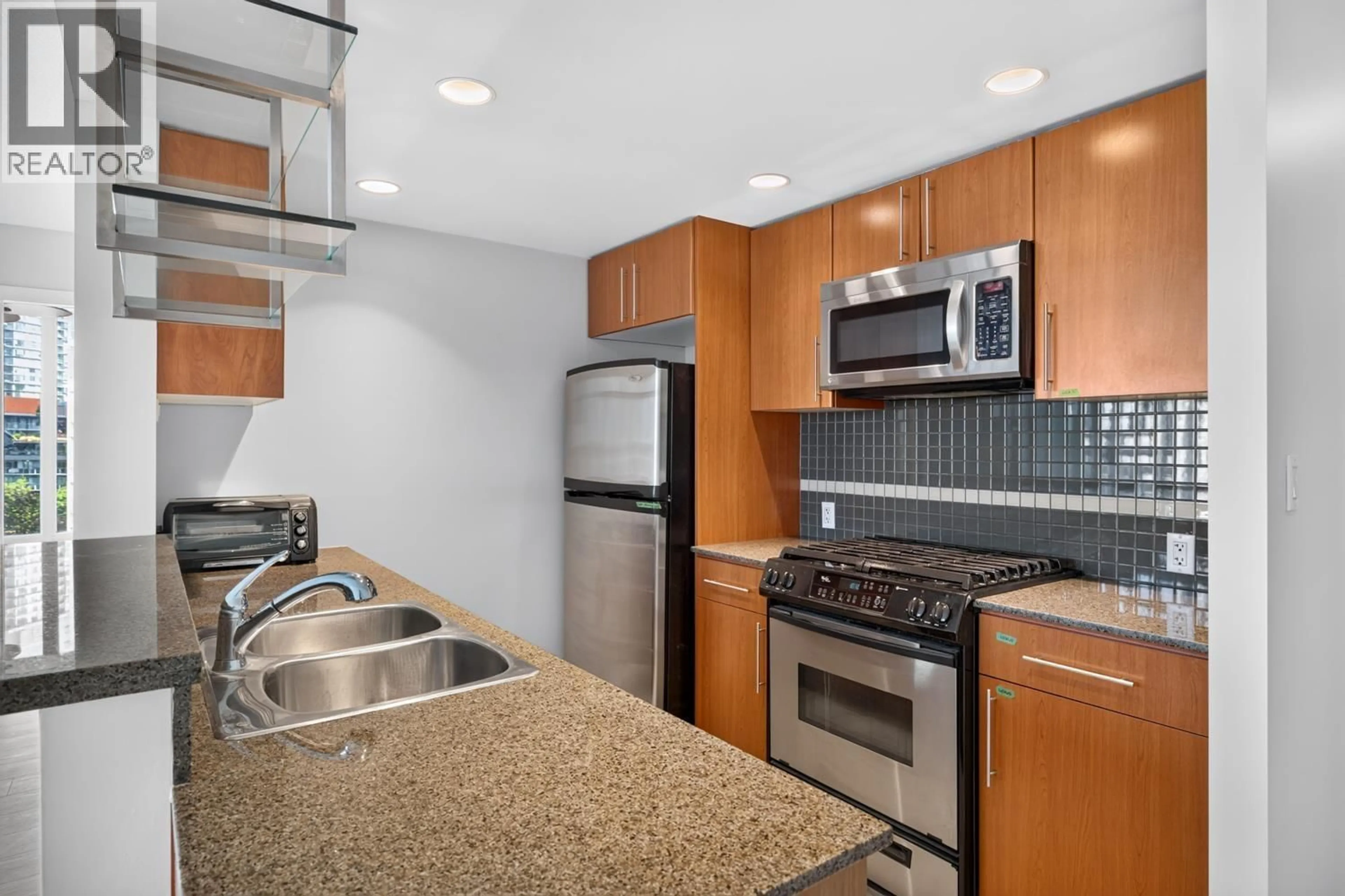 Standard kitchen, unknown for 906 - 455 BEACH CRESCENT, Vancouver British Columbia V6Z3E5