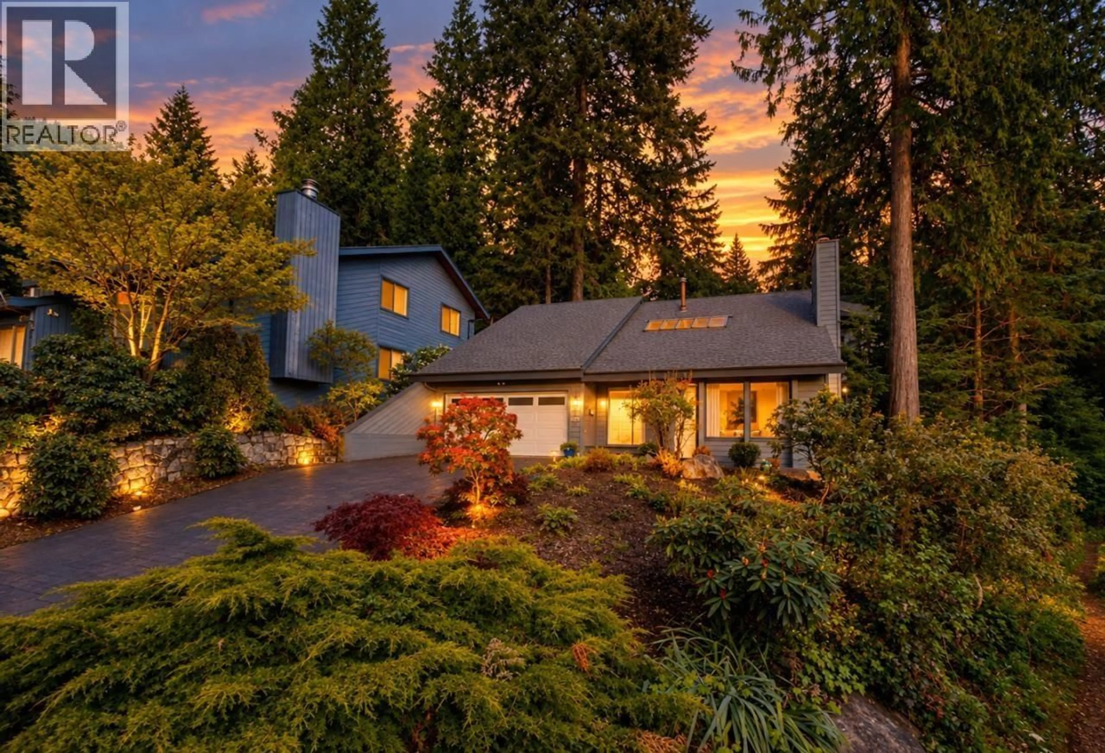 A pic from outside/outdoor area/front of a property/back of a property/a pic from drone, unknown for 5520 HUCKLEBERRY LANE, North Vancouver British Columbia V7R4N8