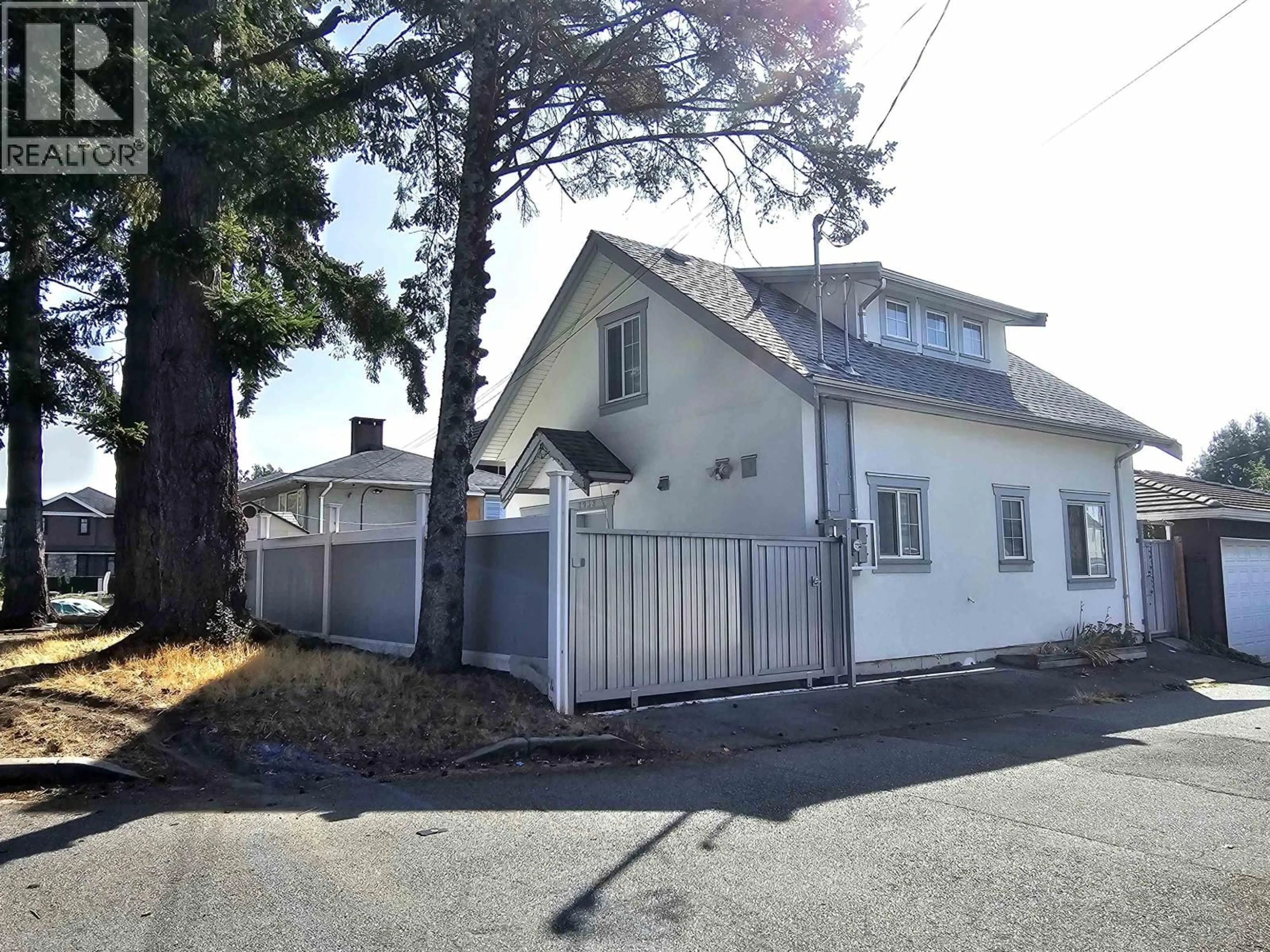 A pic from outside/outdoor area/front of a property/back of a property/a pic from drone, street for 2946 52ND AVENUE, Vancouver British Columbia V5S1T3