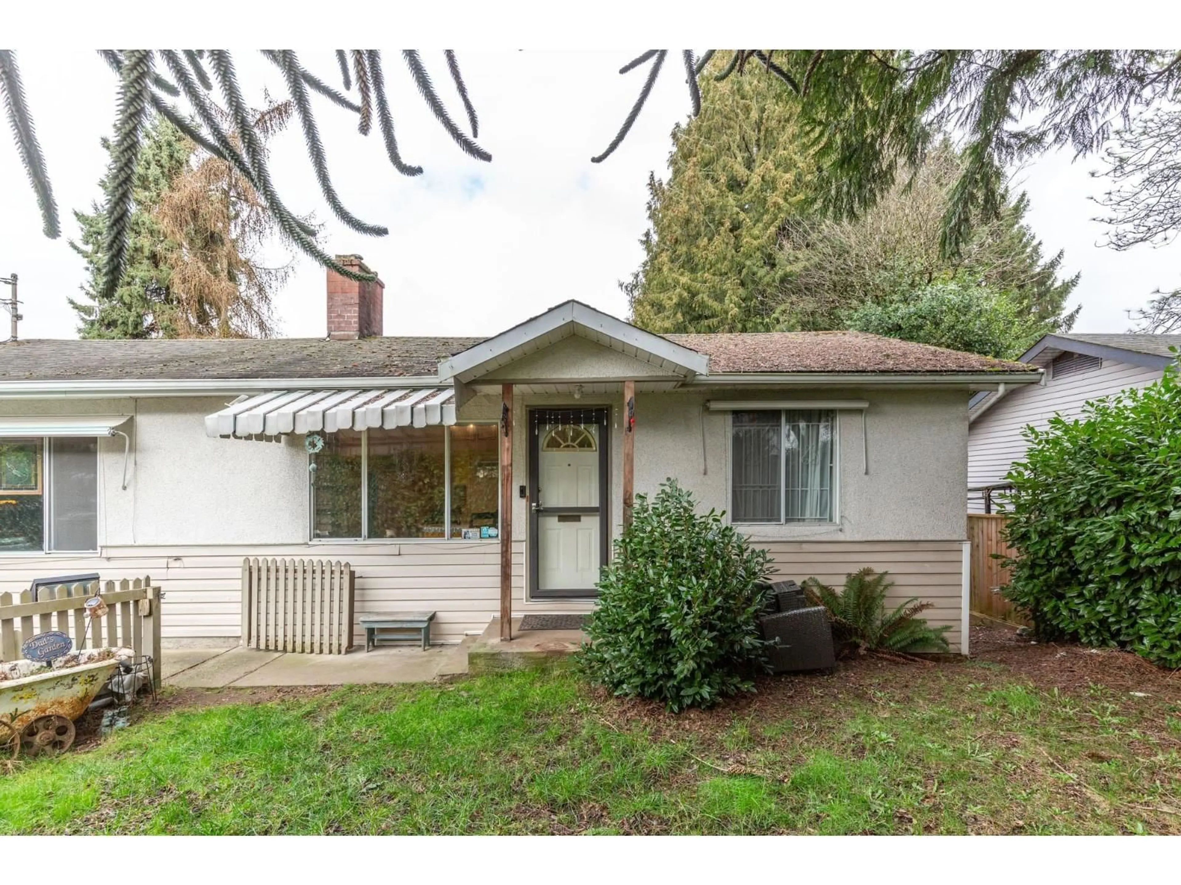 Home with vinyl exterior material, street for 13221 112B AVENUE, Surrey British Columbia V3R2H4