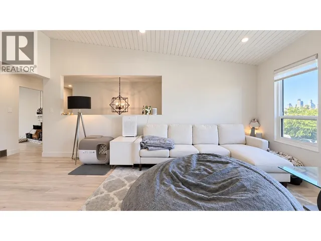 5298 SCHOU STREET, Burnaby 5