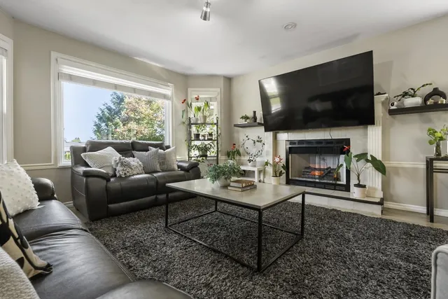 9511 160 STREET, Surrey 2