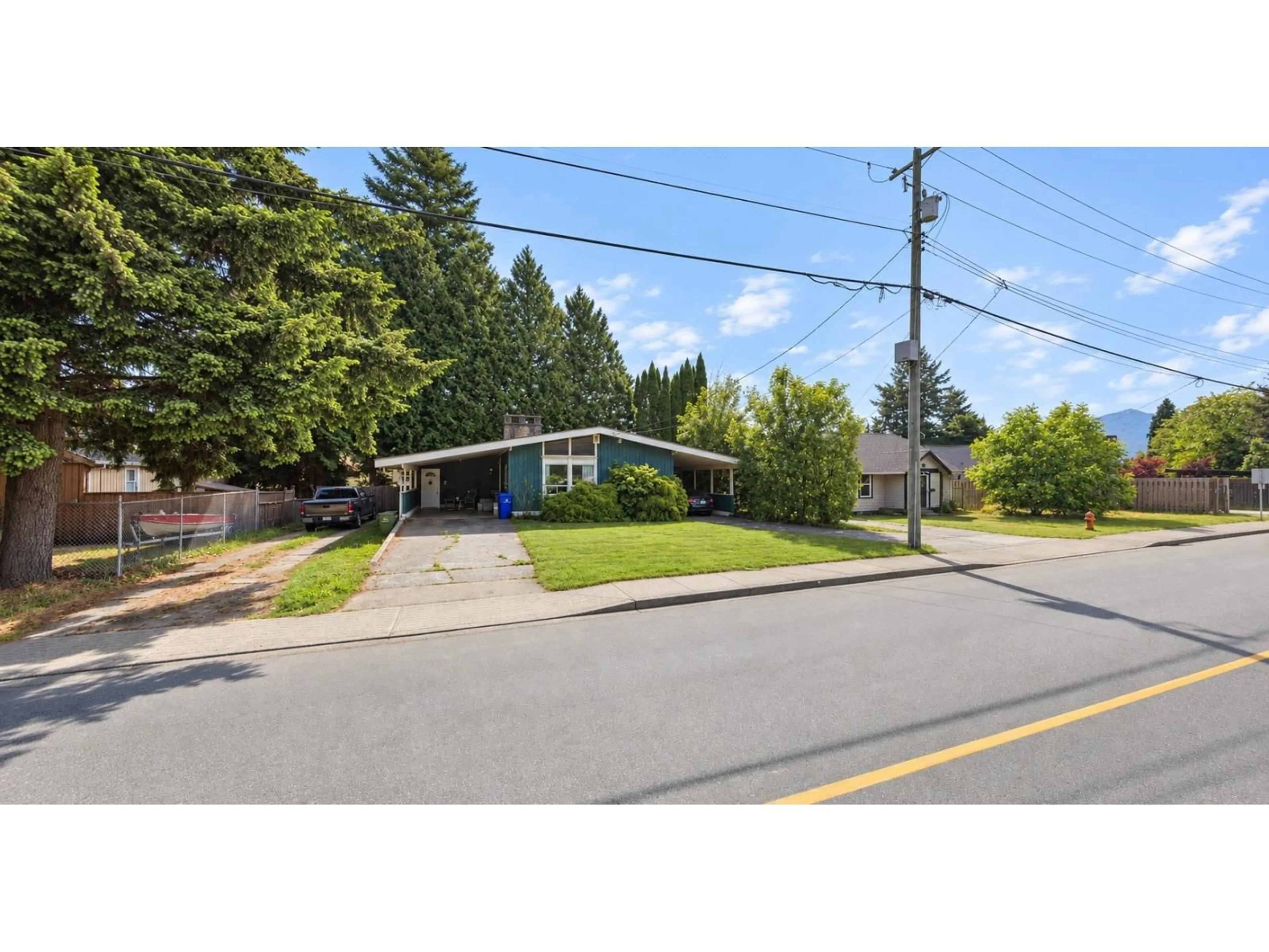 A pic from outside/outdoor area/front of a property/back of a property/a pic from drone, street for 9542 YOUNG ROAD, Chilliwack British Columbia V2P4S8
