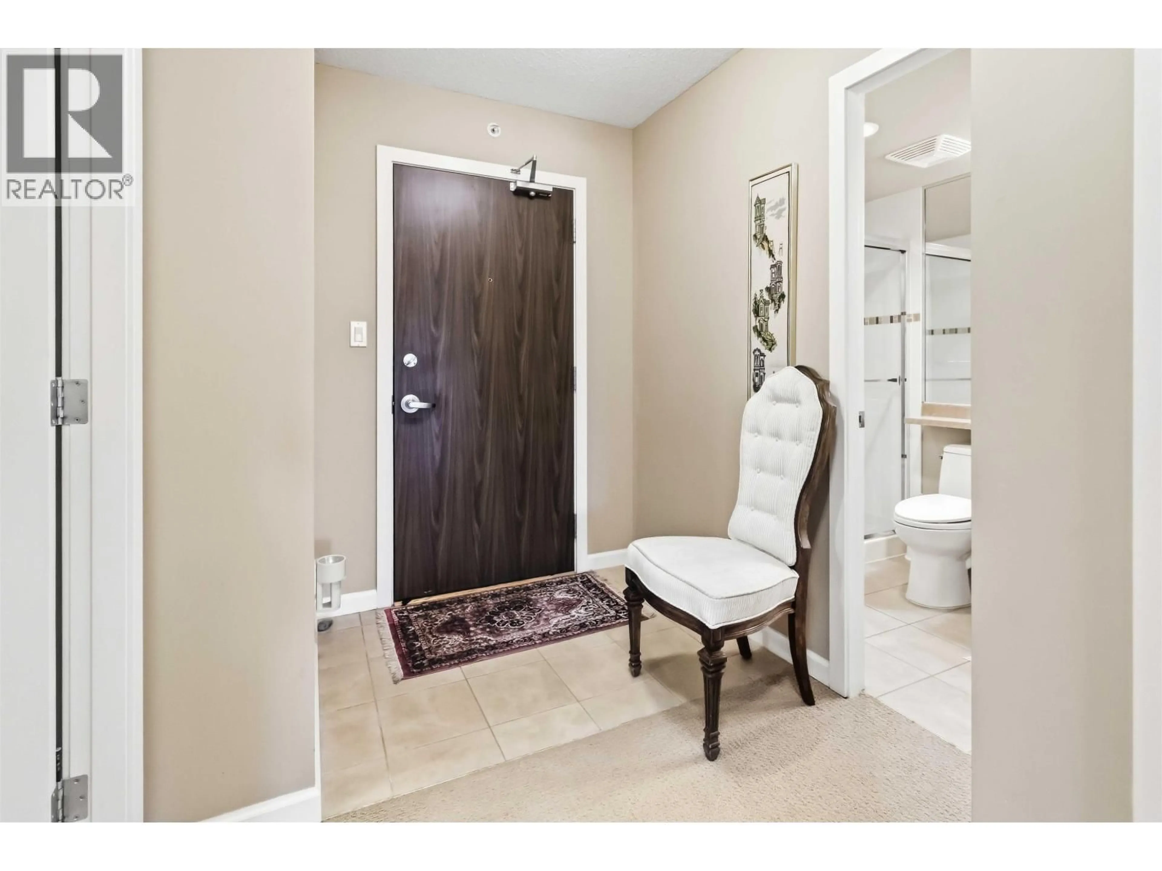 Indoor entryway for 1006 - 295 GUILDFORD WAY, Port Moody British Columbia V3H5N3