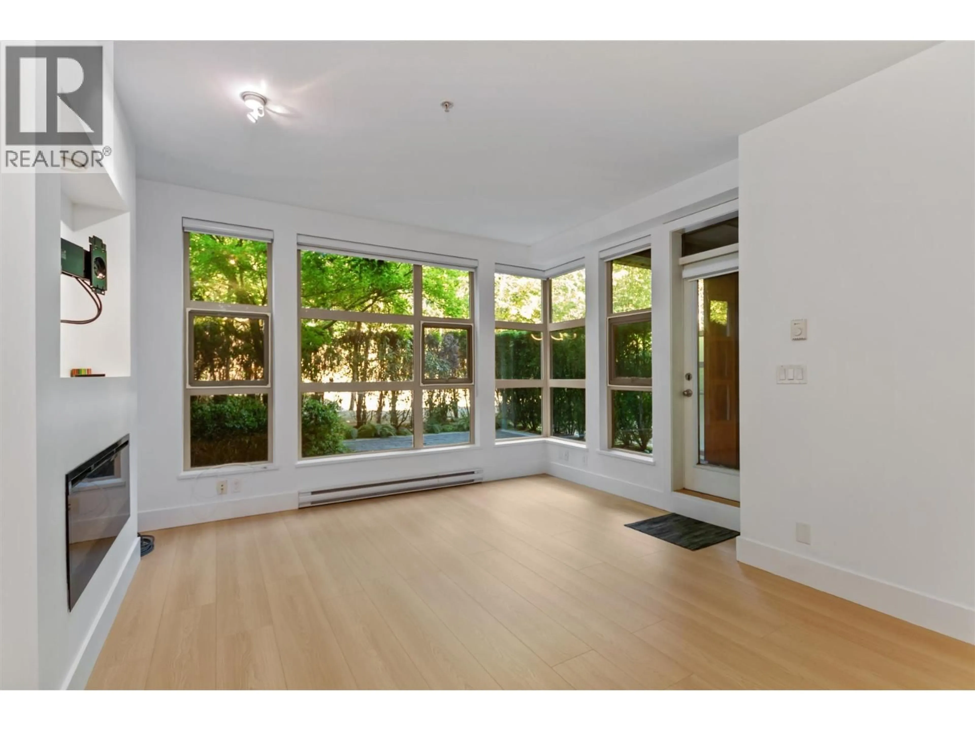 Indoor foyer for 208 - 3606 ALDERCREST DRIVE, North Vancouver British Columbia V7G0A3