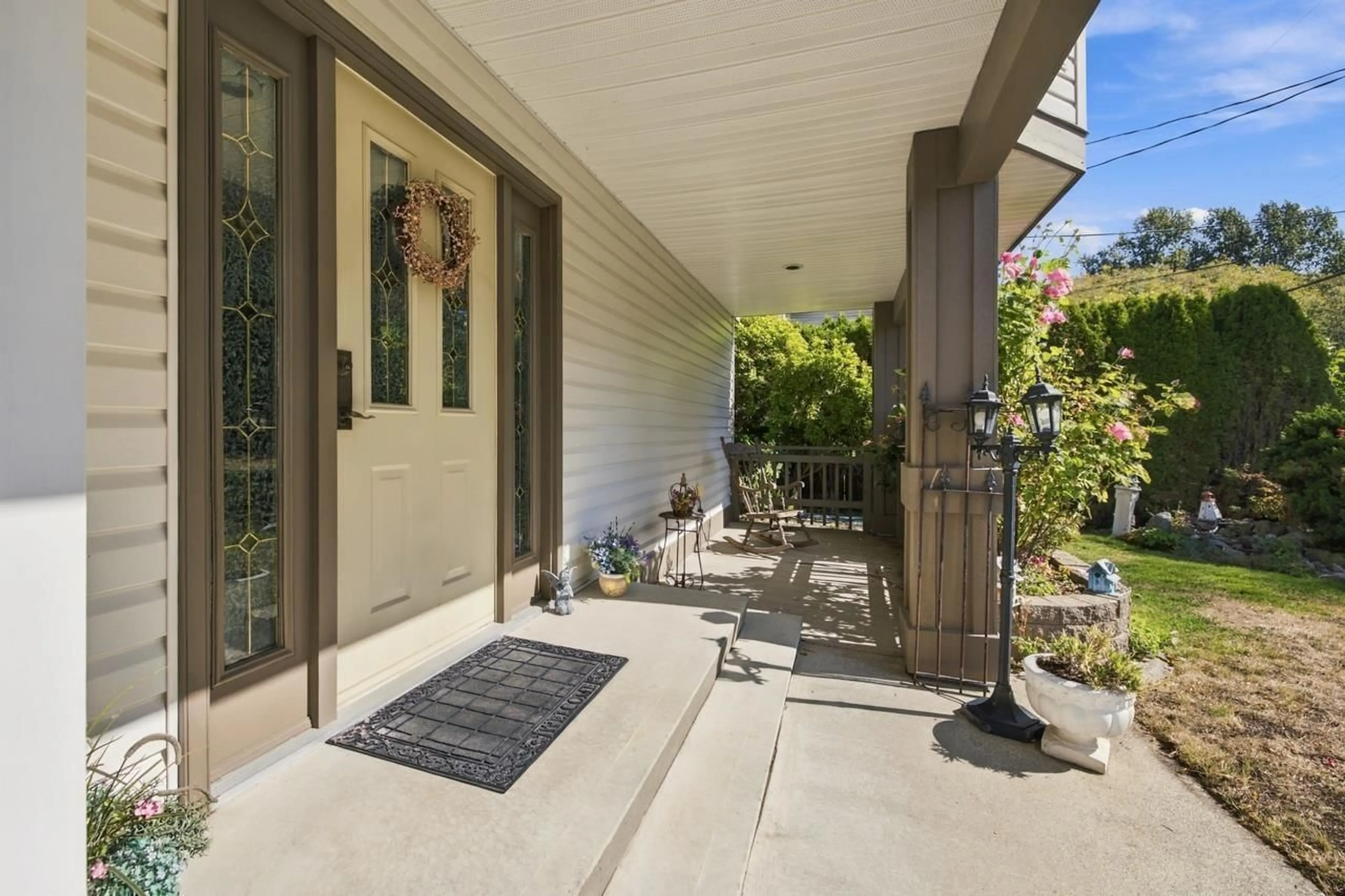 Unknown for 17037 0 AVENUE, Surrey British Columbia V3Z9N9