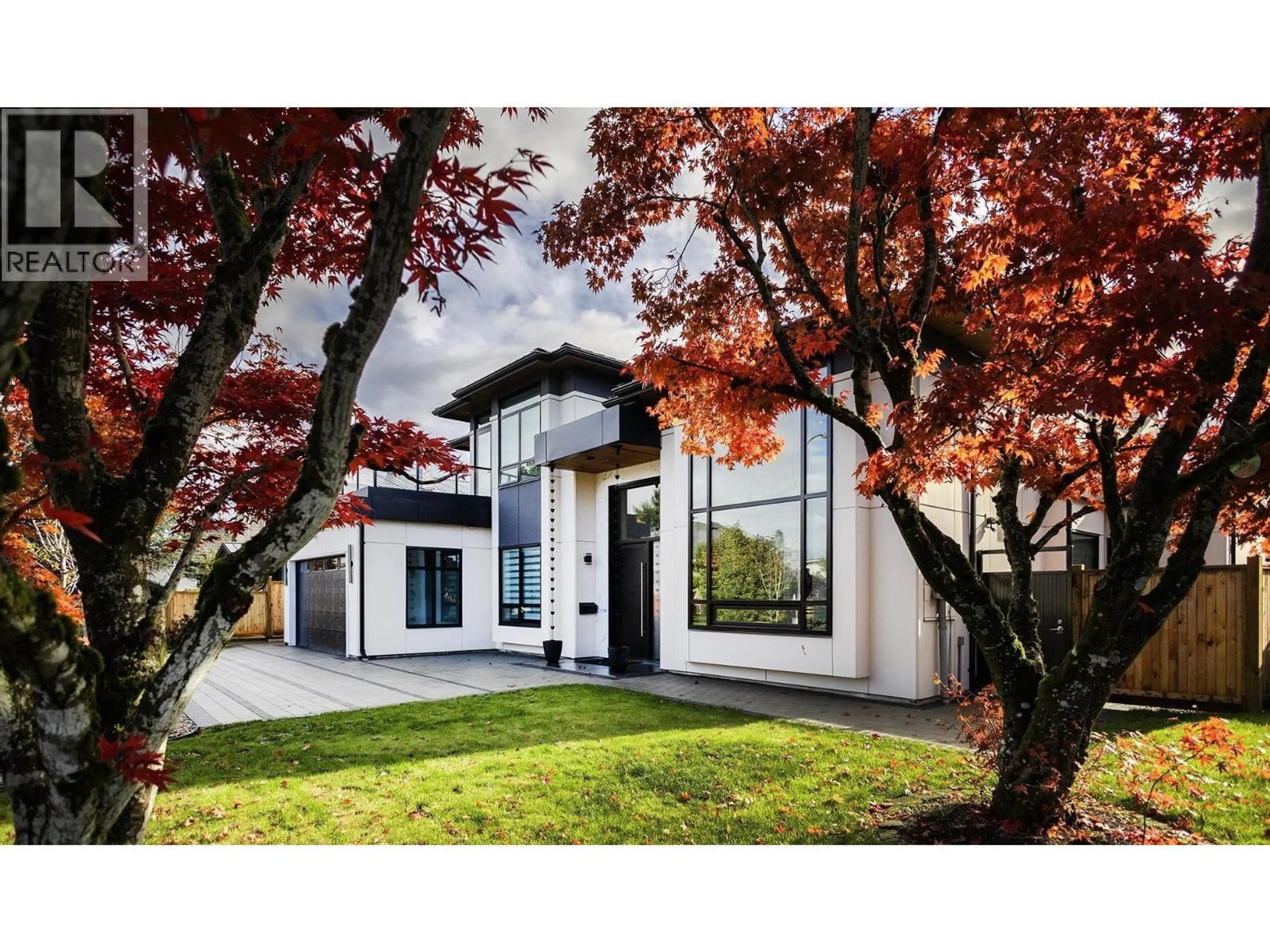 Home with vinyl exterior material, street for 11320 SEAHURST ROAD, Richmond British Columbia V7A3P2