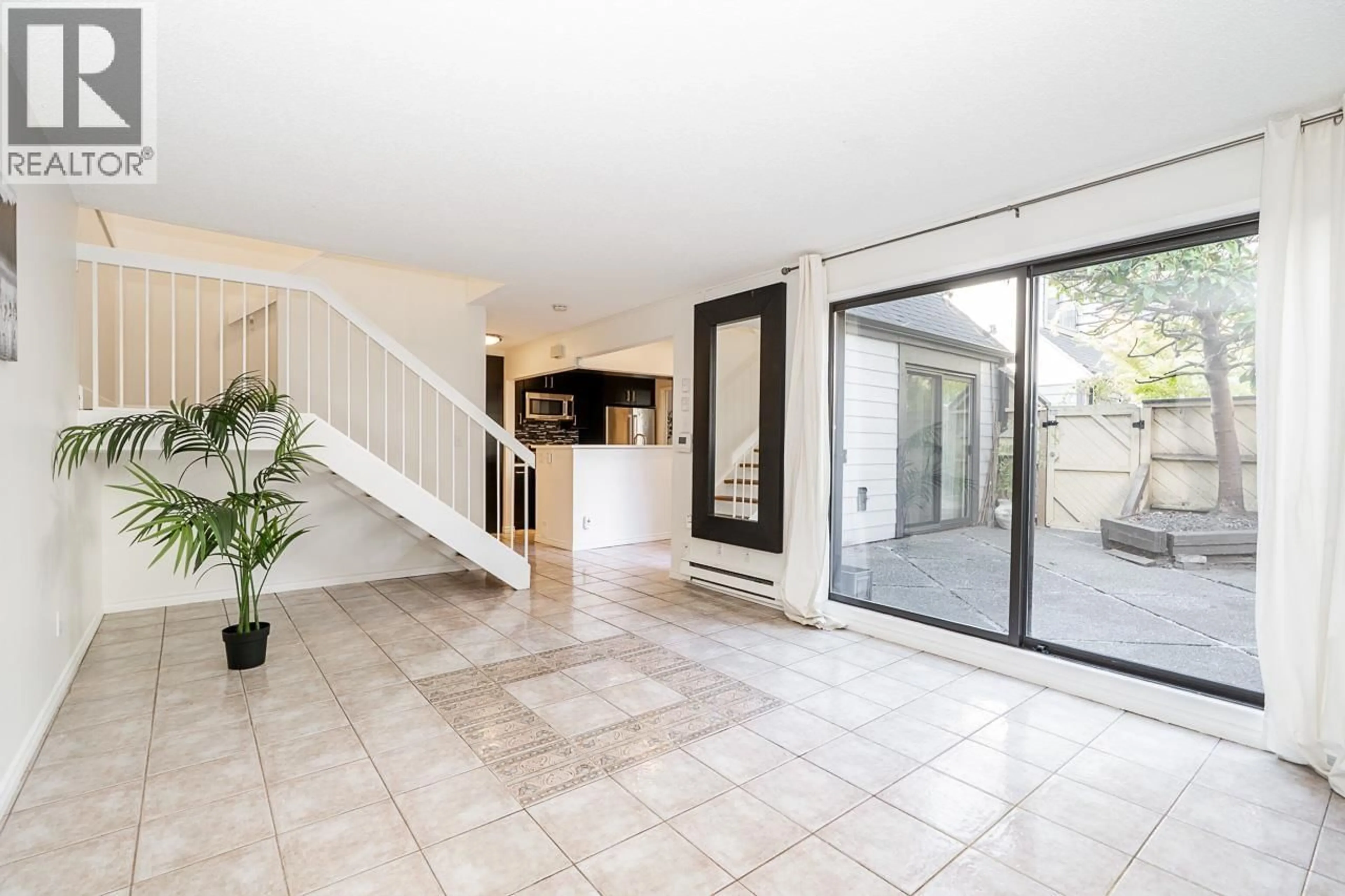 Indoor foyer for 159 - 5421 10TH AVENUE, Delta British Columbia V4M3T9