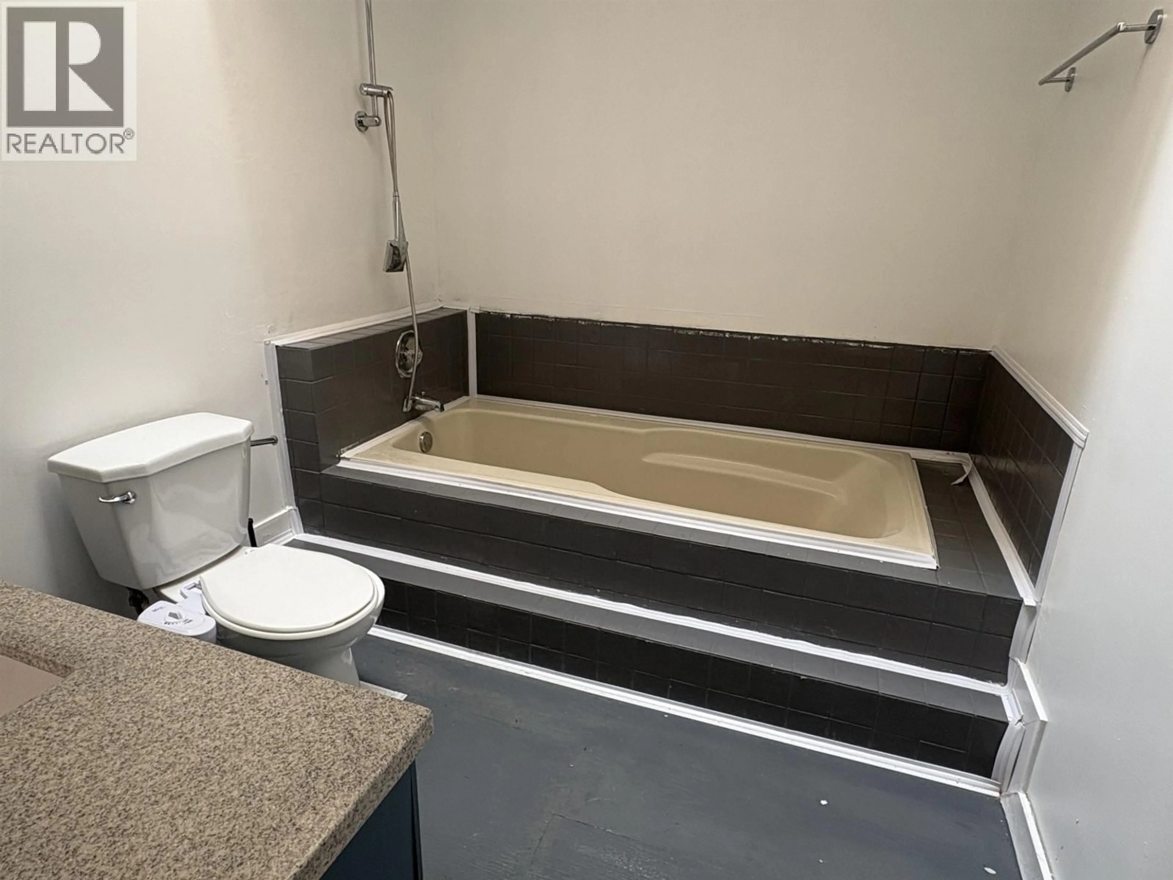 Standard bathroom, unknown for 12150 CHESTNUT CRESCENT, Pitt Meadows British Columbia V3Y2C6