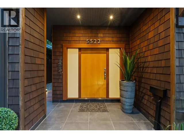 5522 DEERHORN LANE, North Vancouver 3
