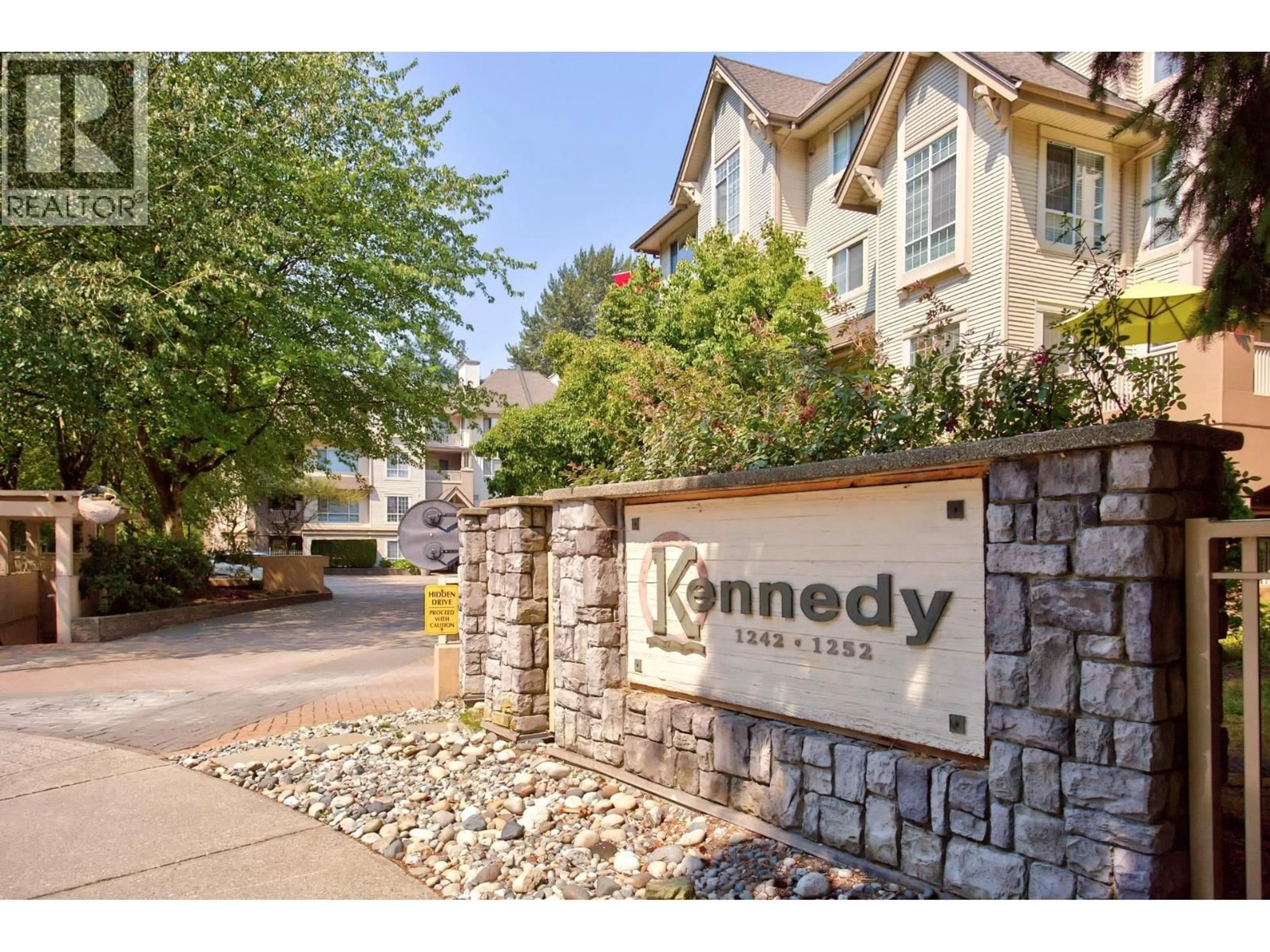 Indoor entryway for 214 - 1242 TOWN CENTRE BOULEVARD, Coquitlam British Columbia V3B7R6
