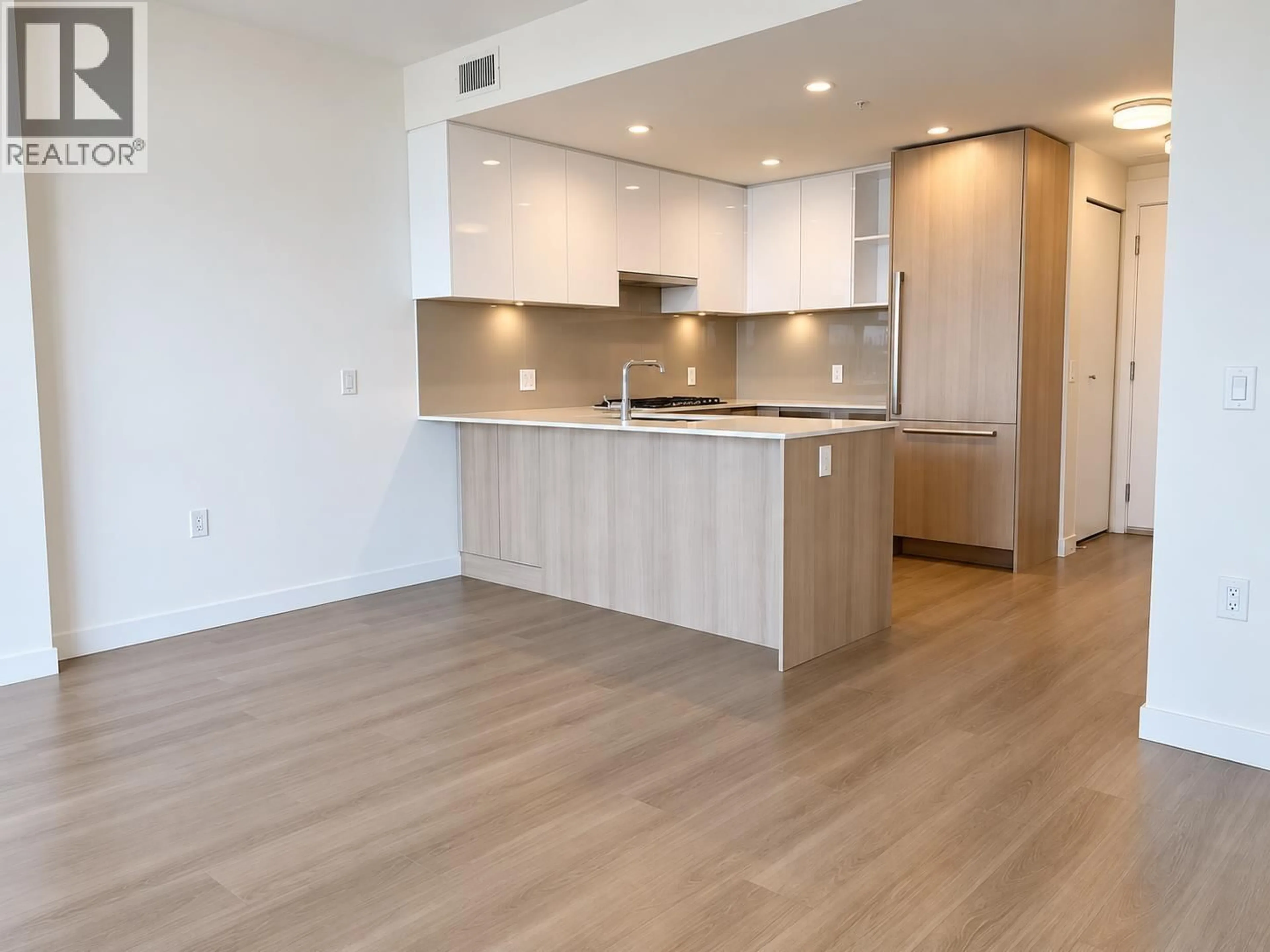 Open concept kitchen, wood/laminate floor for 1705 - 618 CARNARVON STREET, New Westminster British Columbia V3M0N9