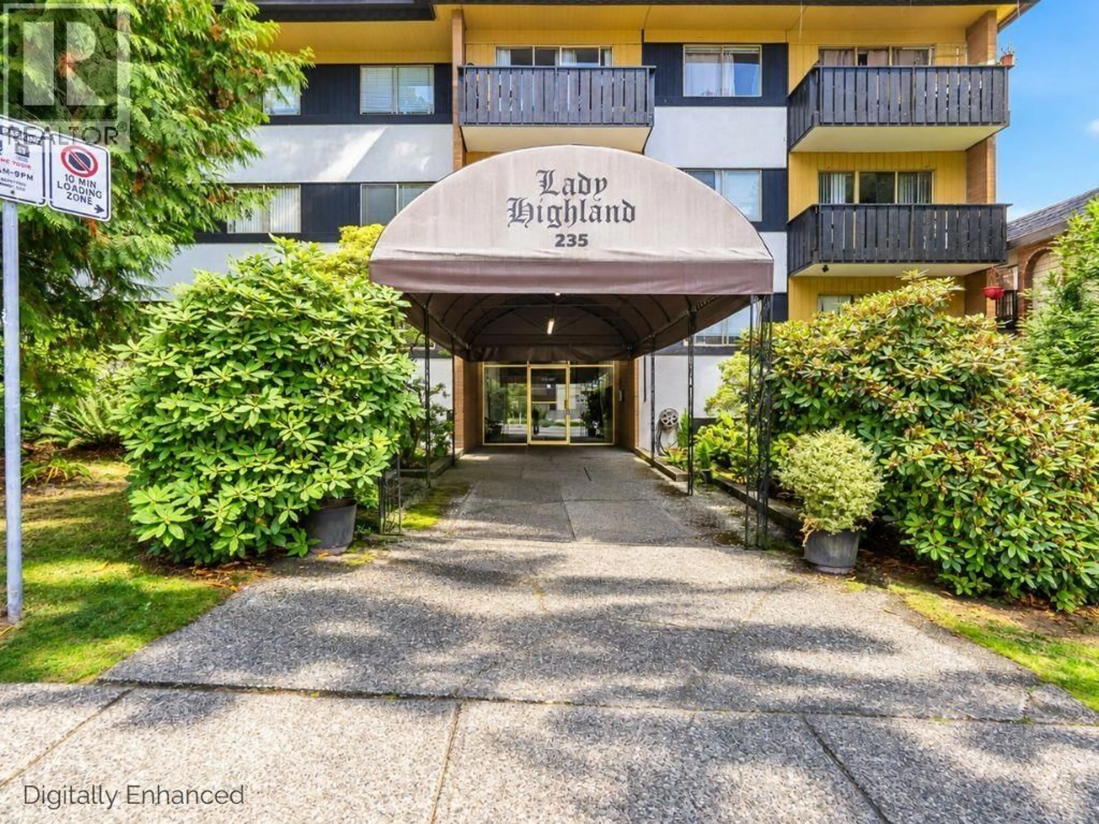 Indoor foyer for 106 - 235 13TH STREET, North Vancouver British Columbia V7L2L6