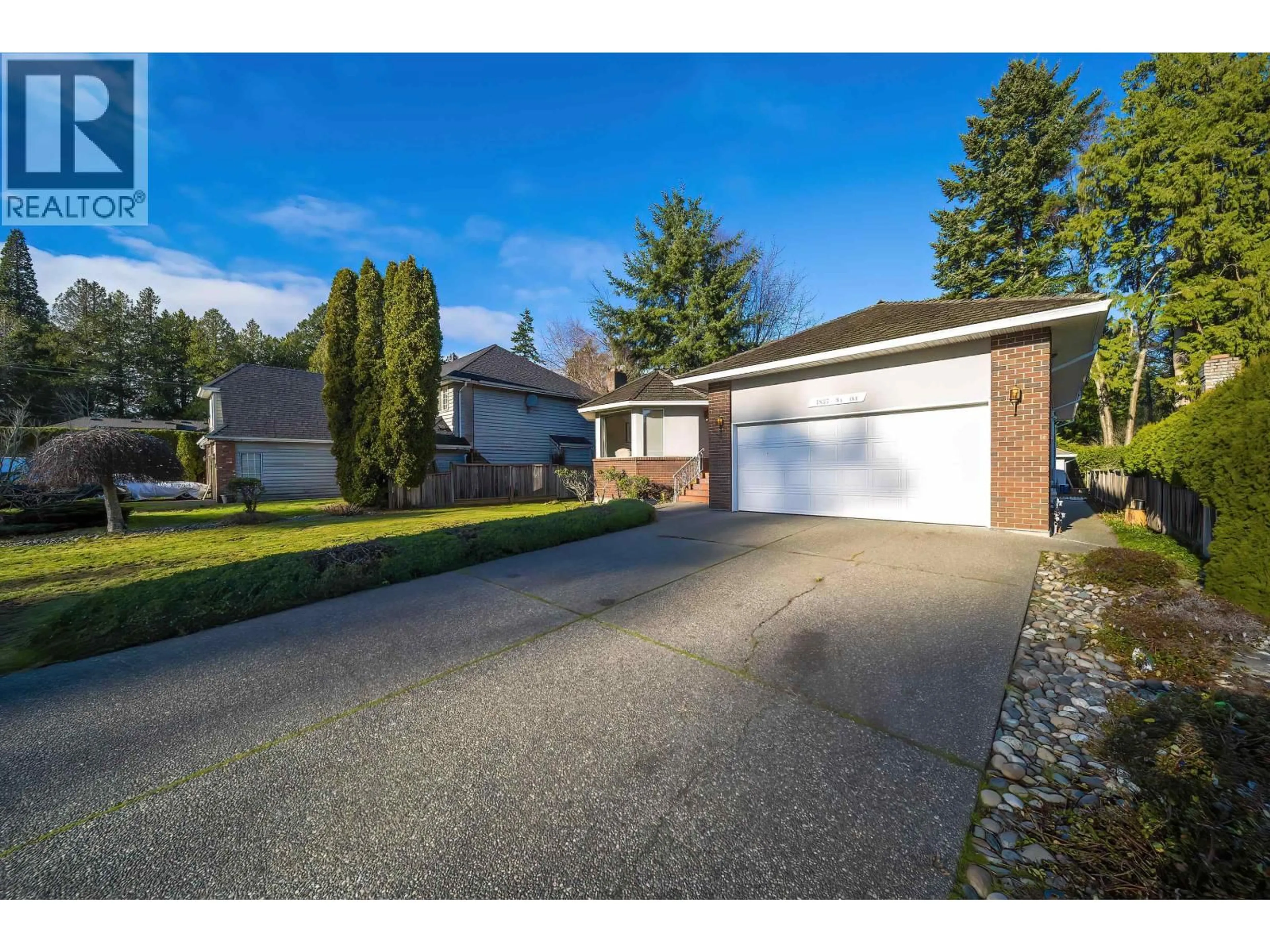 A pic from outside/outdoor area/front of a property/back of a property/a pic from drone, street for 4837 8A AVENUE, Delta British Columbia V4M1S8
