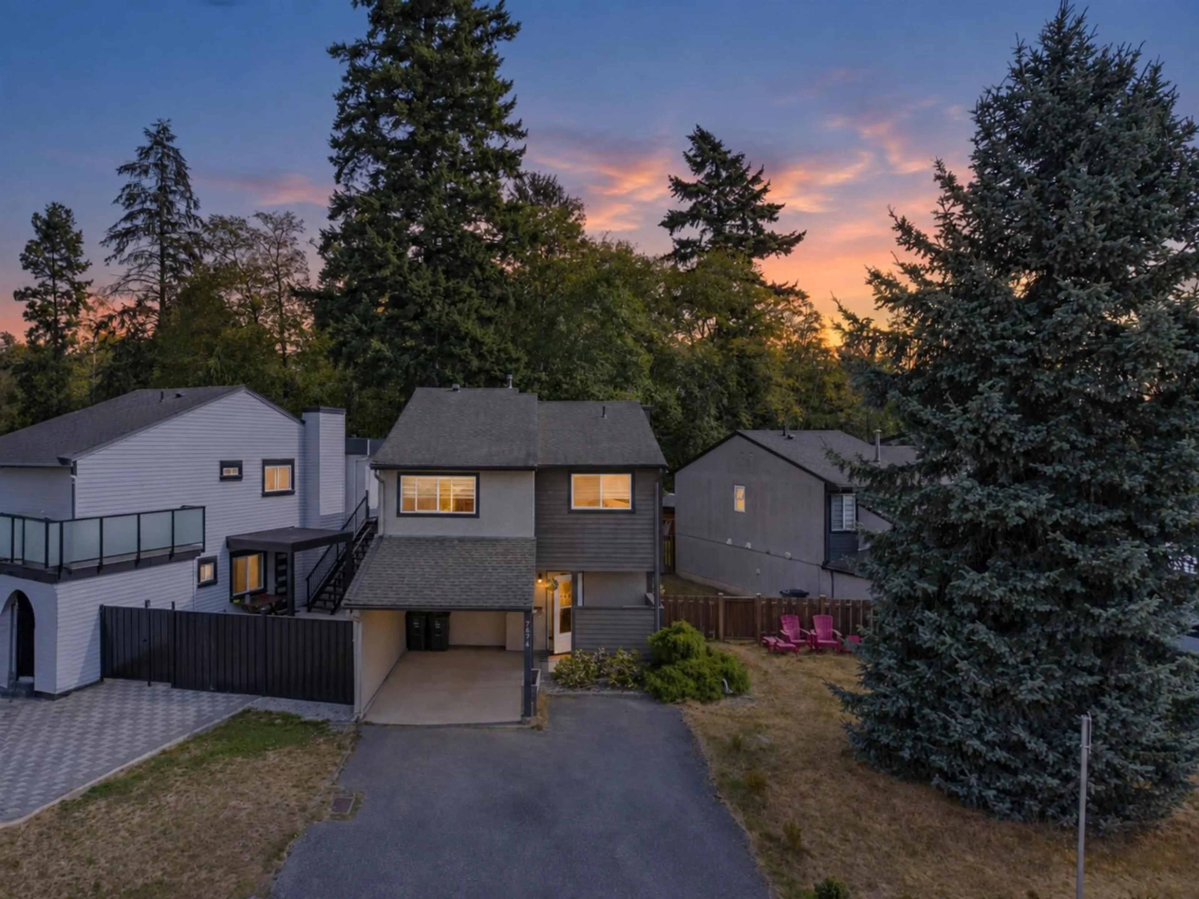 A pic from outside/outdoor area/front of a property/back of a property/a pic from drone, street for 7674 125 STREET, Surrey British Columbia V3W7W4
