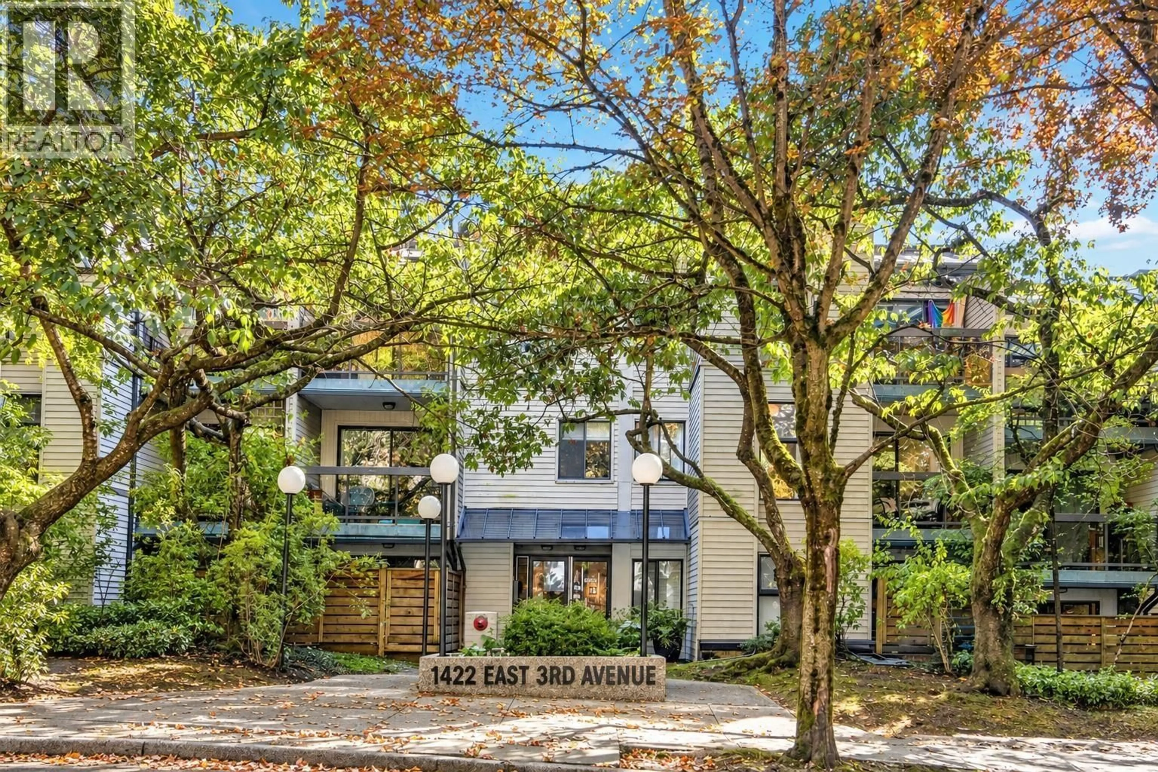 Home with brick exterior material, street for 208 - 1422 3RD AVENUE, Vancouver British Columbia V5N5R5