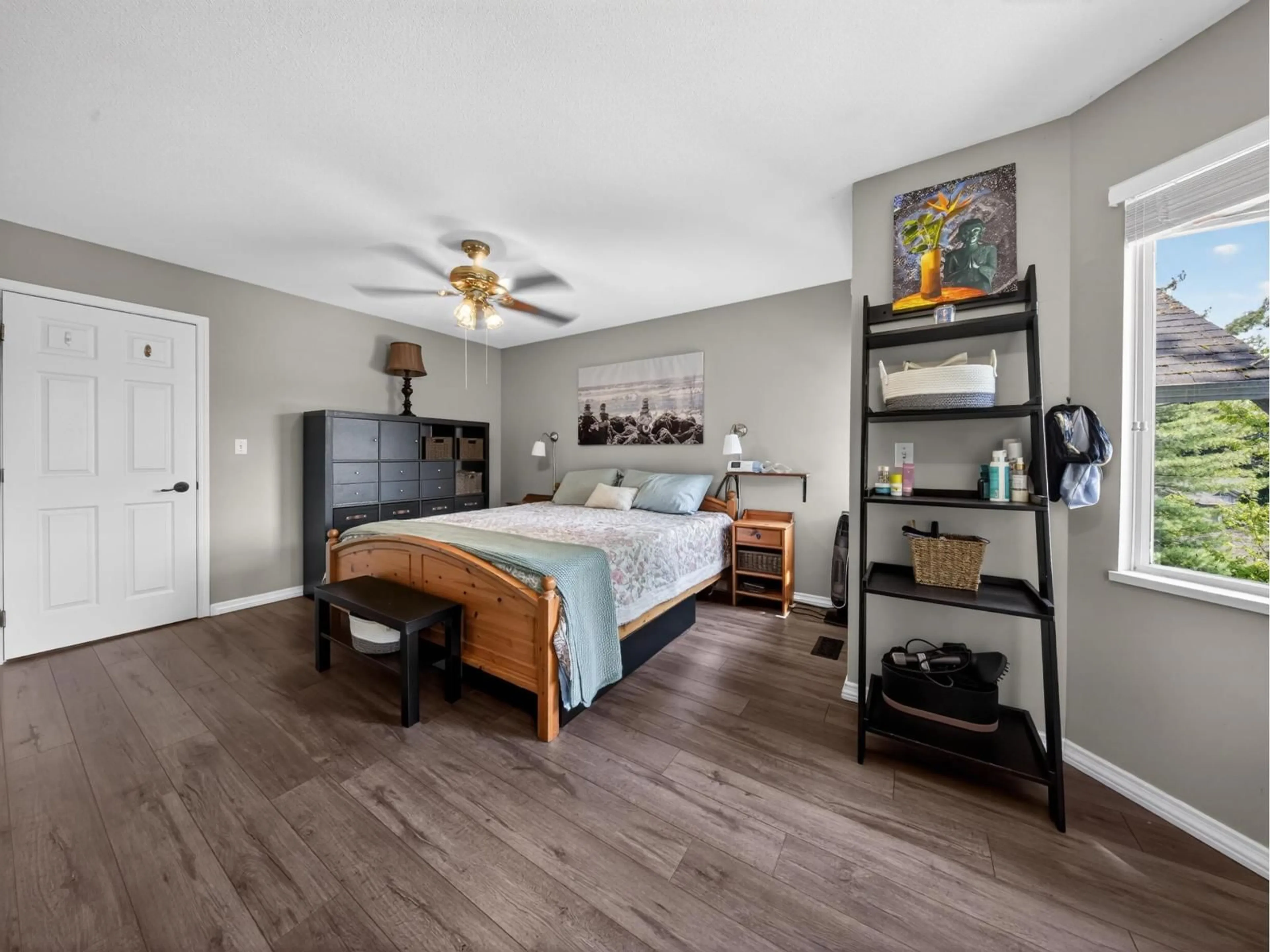 A pic of a room for 512 - 13900 HYLAND ROAD, Surrey British Columbia V3W2C3