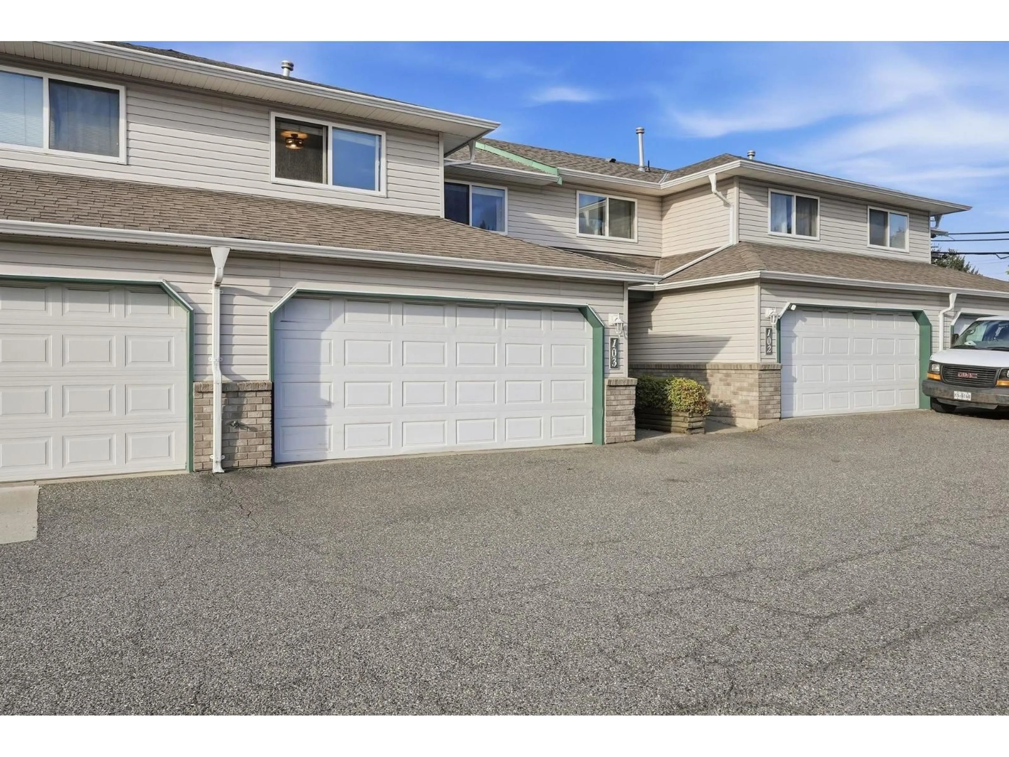 Indoor garage for 103 - 5765 VEDDER ROAD, Chilliwack British Columbia V2R1C3