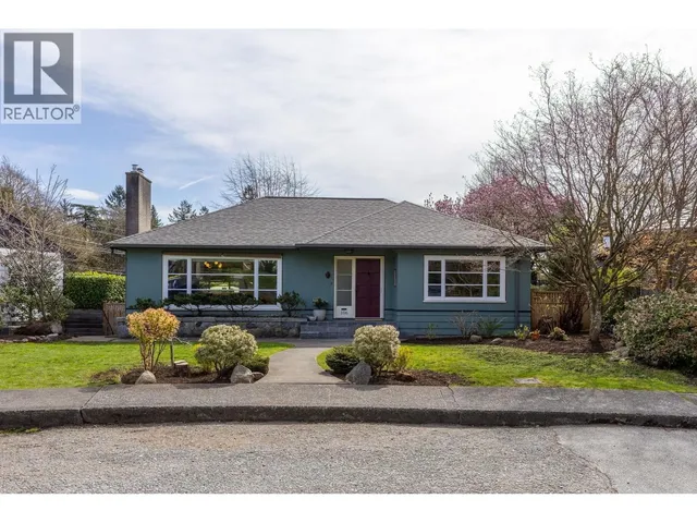 106 COLLEGE COURT, New Westminster 2