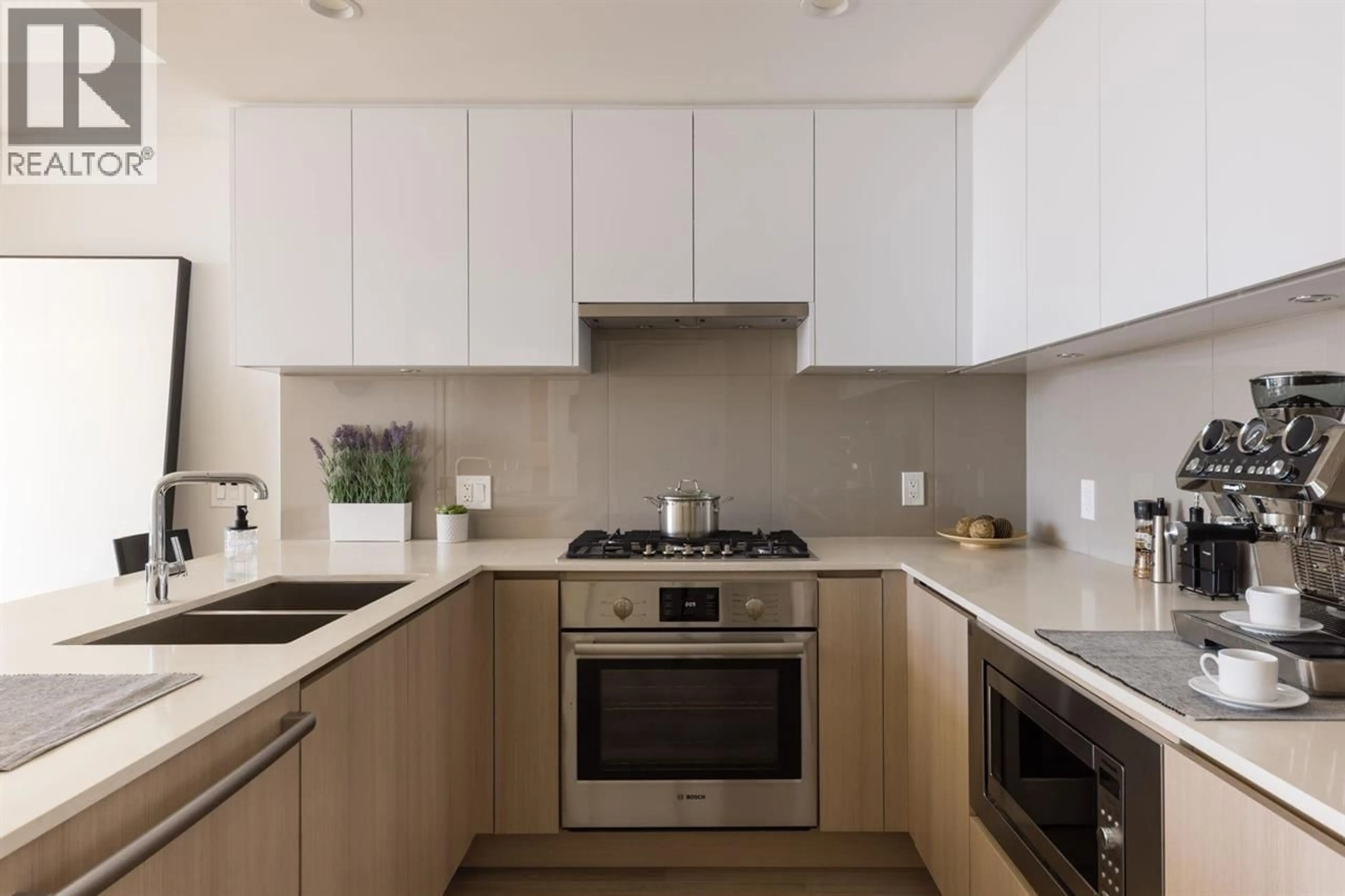 Standard kitchen, unknown for 1607 - 618 CARNARVON STREET, New Westminster British Columbia V3M0N9