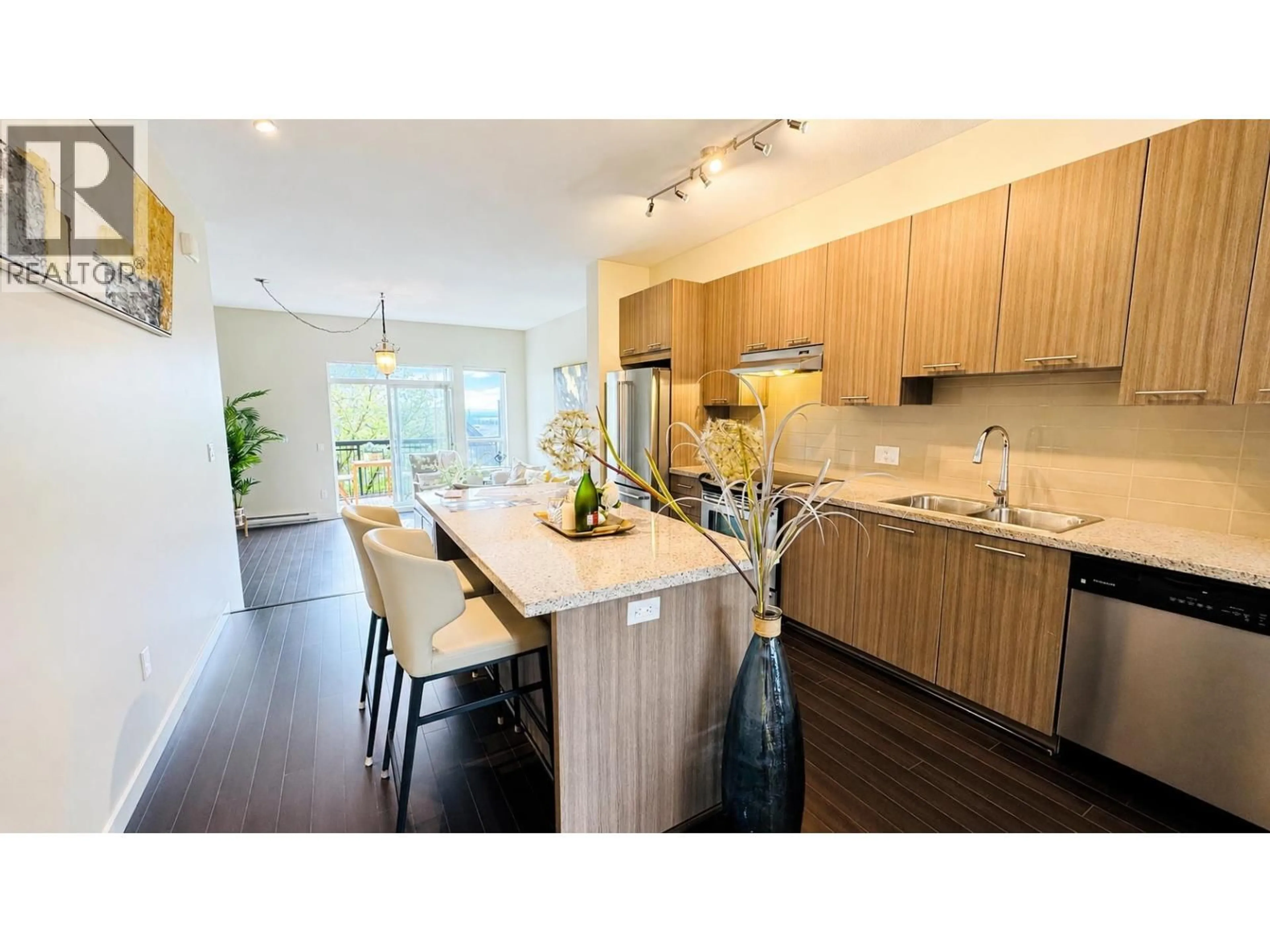 Open concept kitchen, wood/laminate floor for 34 - 1305 SOBALL STREET, Coquitlam British Columbia V3E0E8