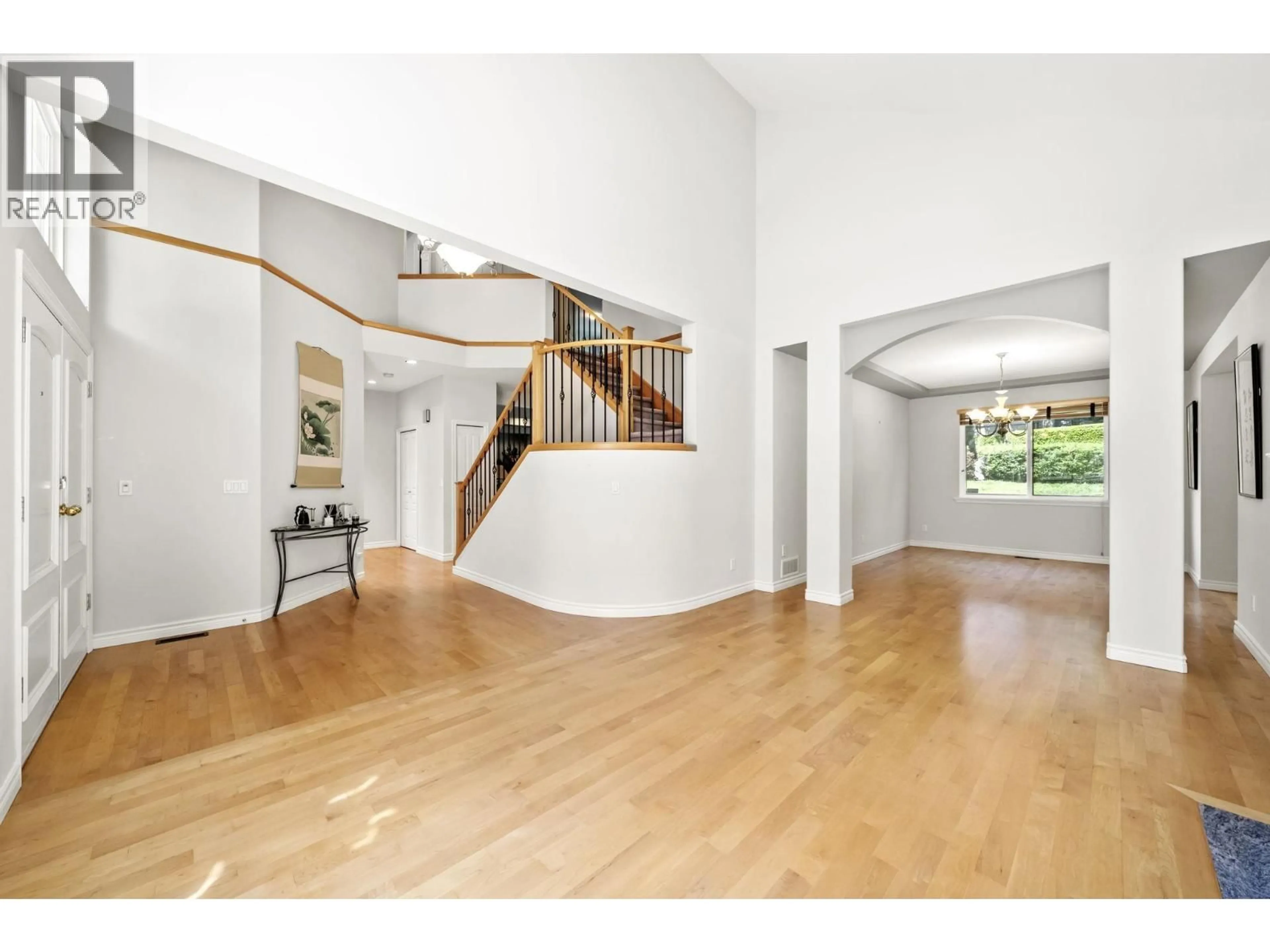 Indoor foyer for 16 WILKES CREEK DRIVE, Port Moody British Columbia V3H4Z6