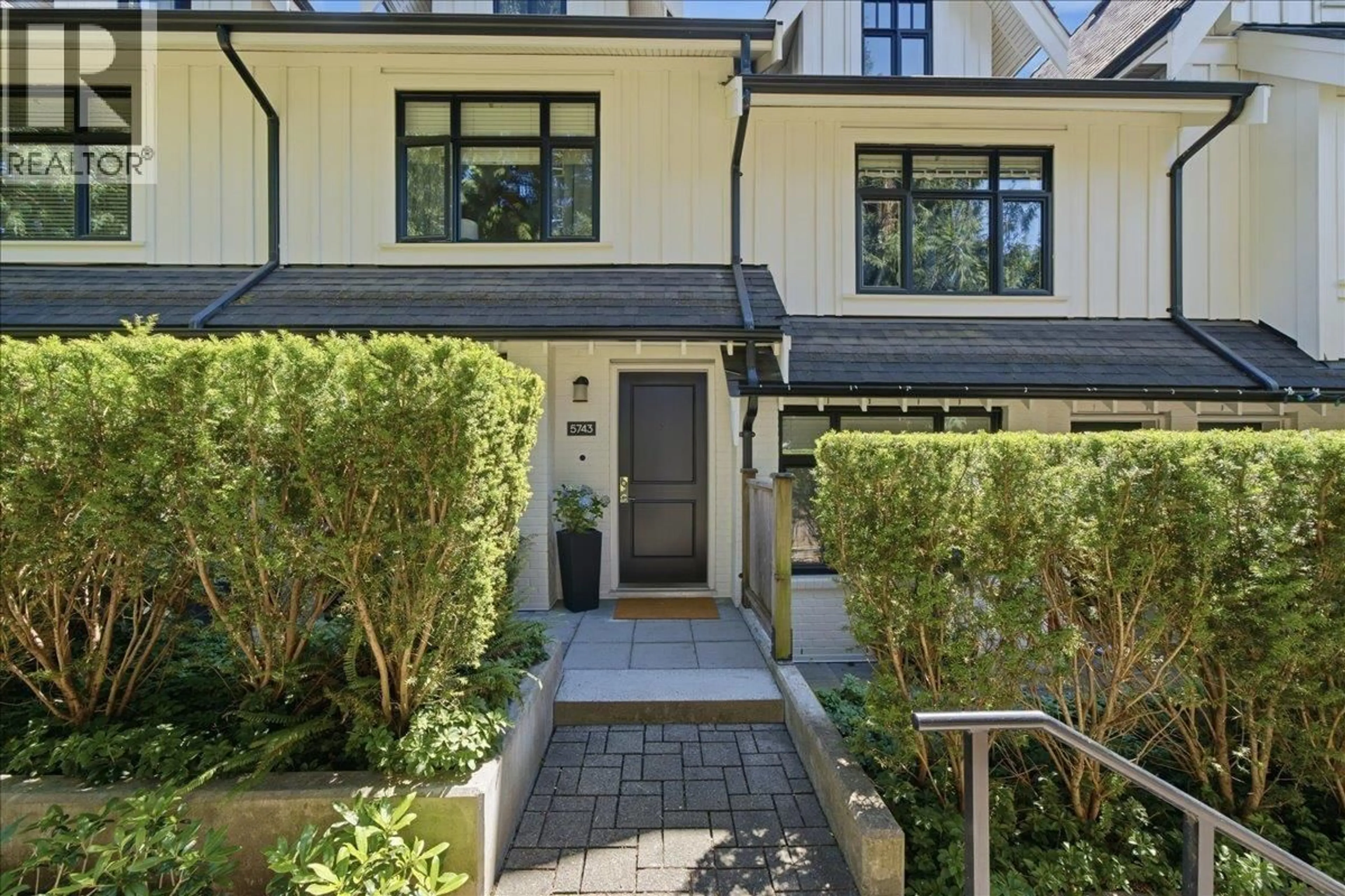 Unknown for 5743 ST GEORGE STREET, Vancouver British Columbia V5W2Y4