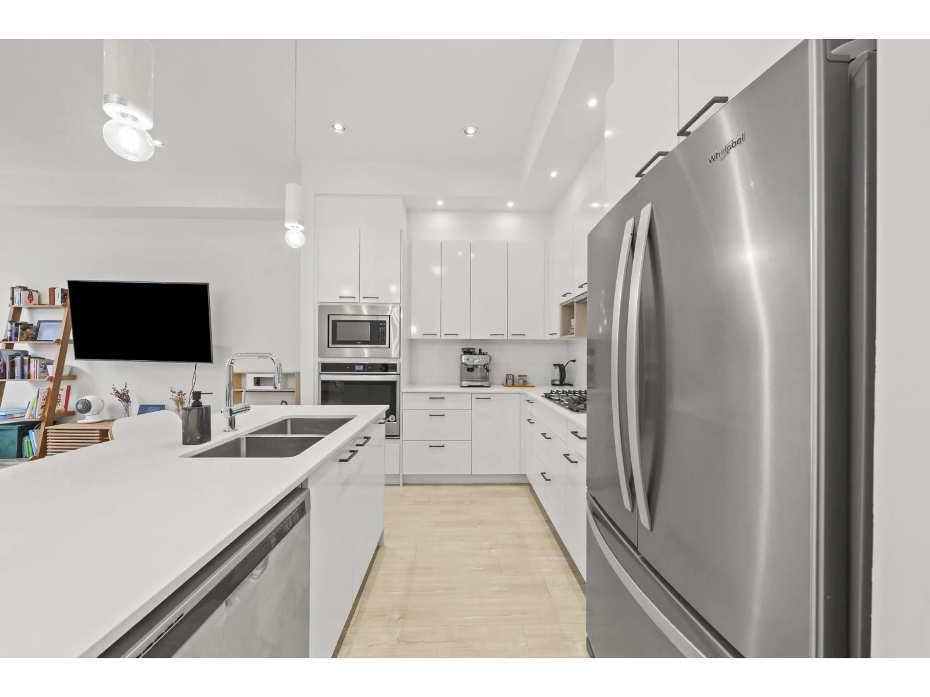 Contemporary kitchen, ceramic/tile floor for 27 - 20849 78B AVENUE, Langley British Columbia V2Y0X6