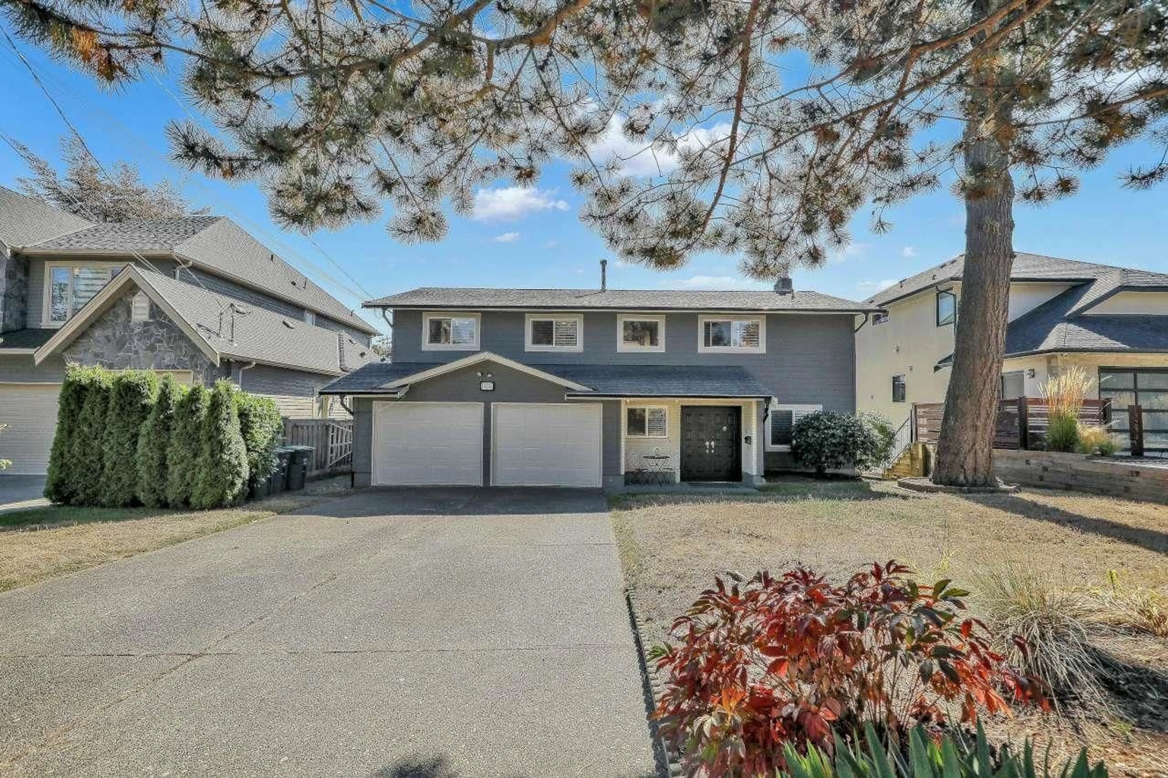 A pic from outside/outdoor area/front of a property/back of a property/a pic from drone, street for 13242 14A AVENUE, Surrey British Columbia V4A1J3