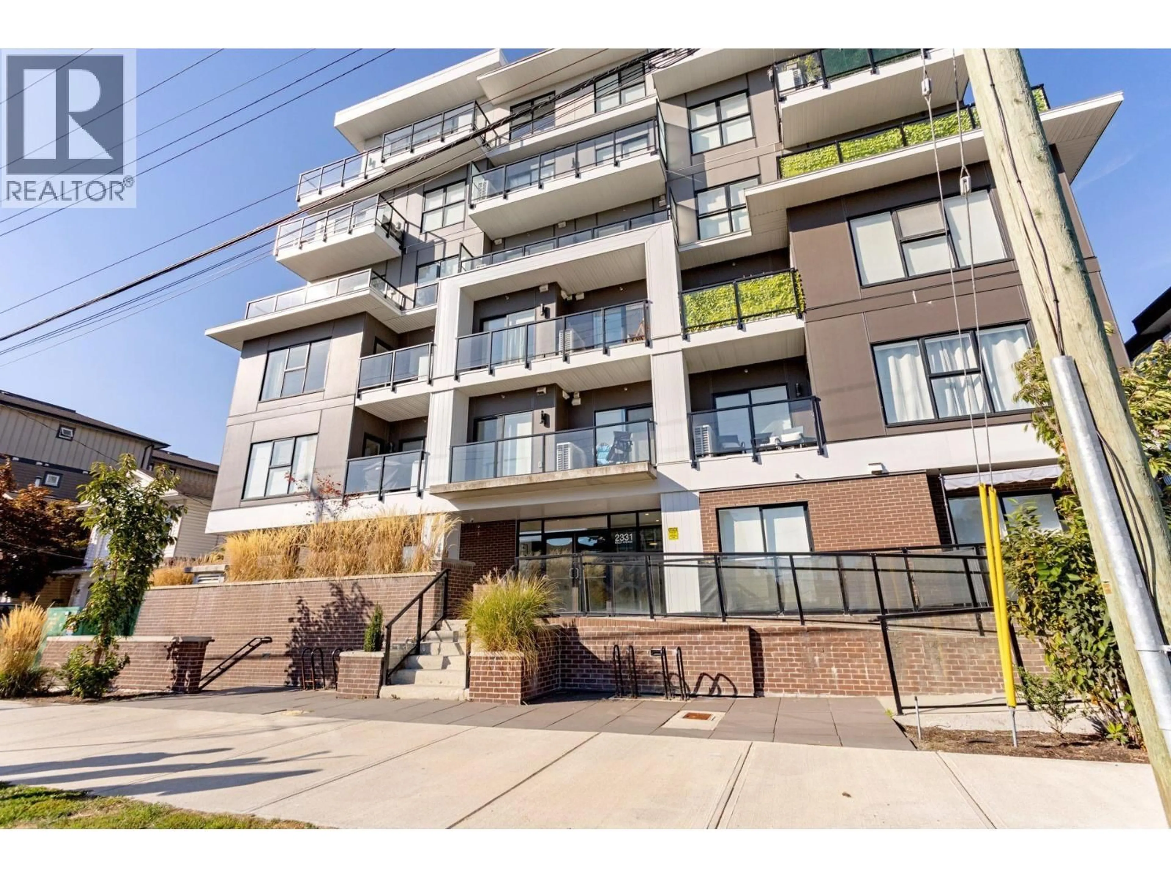 Patio, street for 301 - 2331 KELLY AVENUE, Port Coquitlam British Columbia V3C1Y3