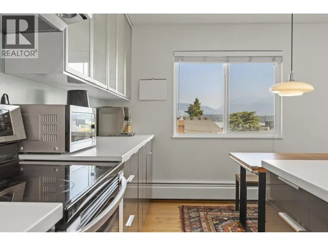 307 - 2335 YORK AVENUE, Vancouver 4